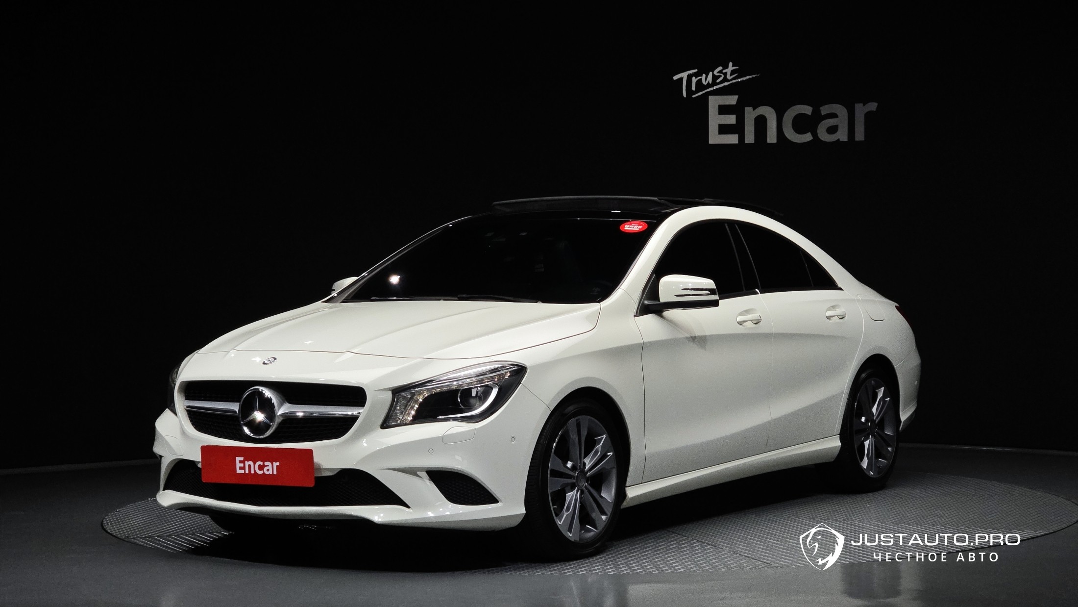 Автомобиль Mercedes-Benz CLA-Class