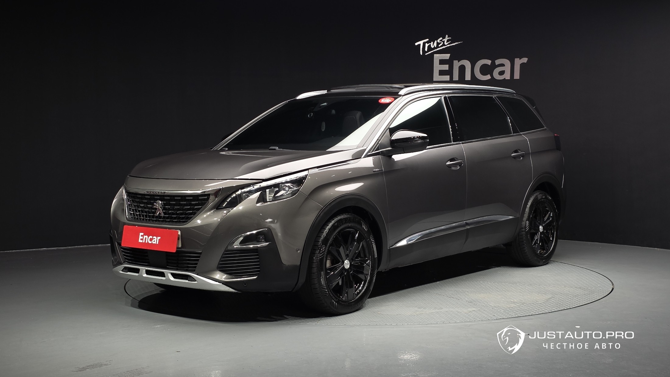 Автомобиль Peugeot 5008