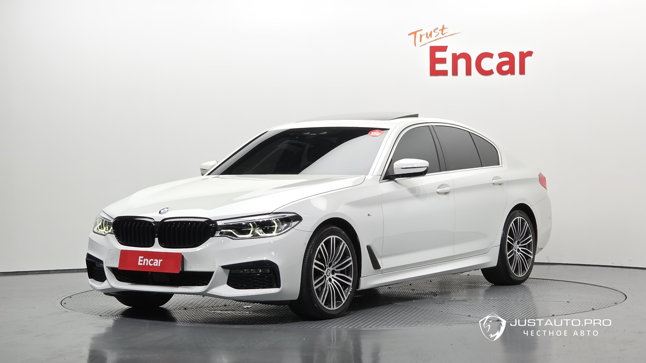 Автомобиль BMW 5-Series