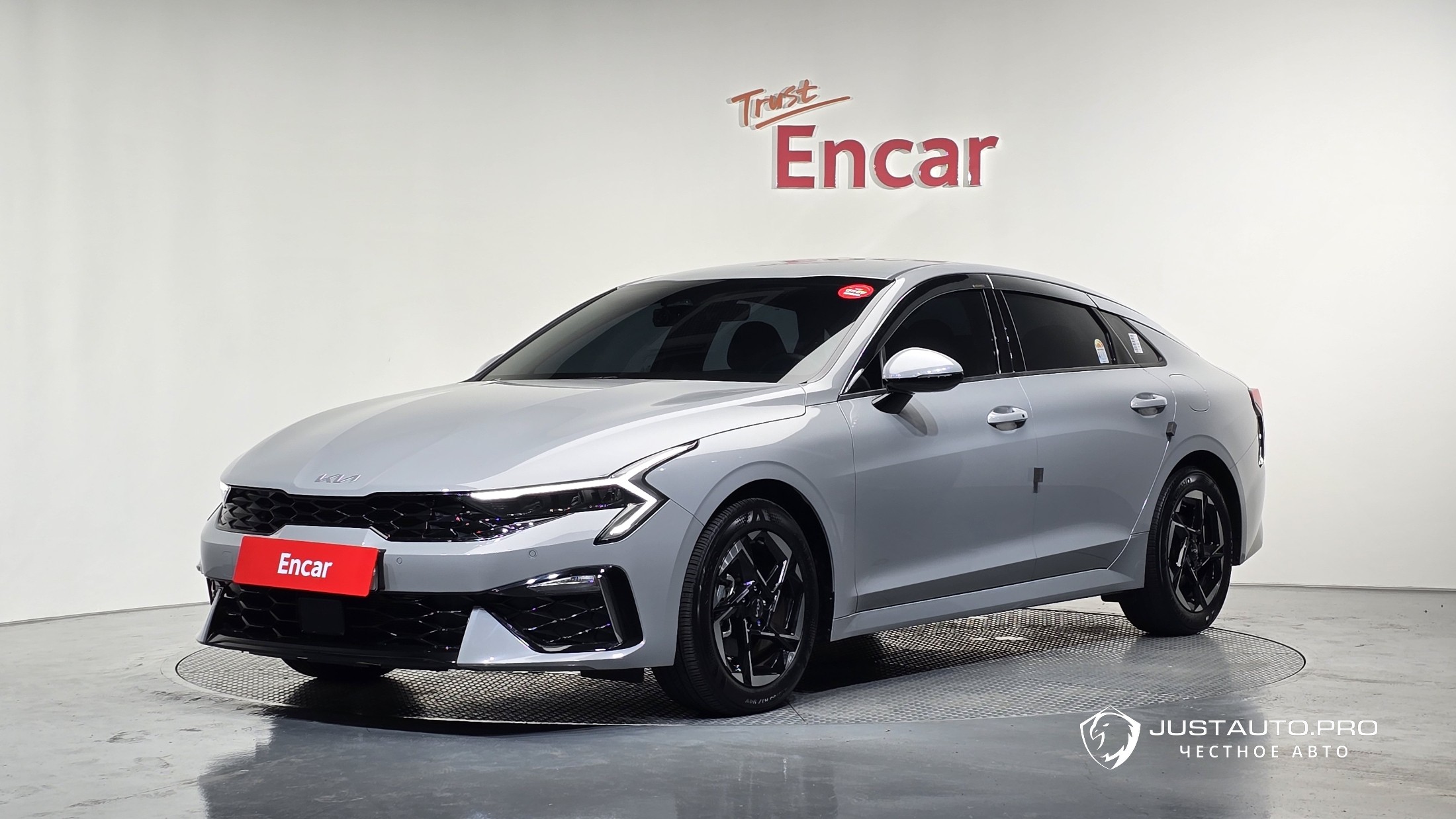 Автомобиль Kia K5