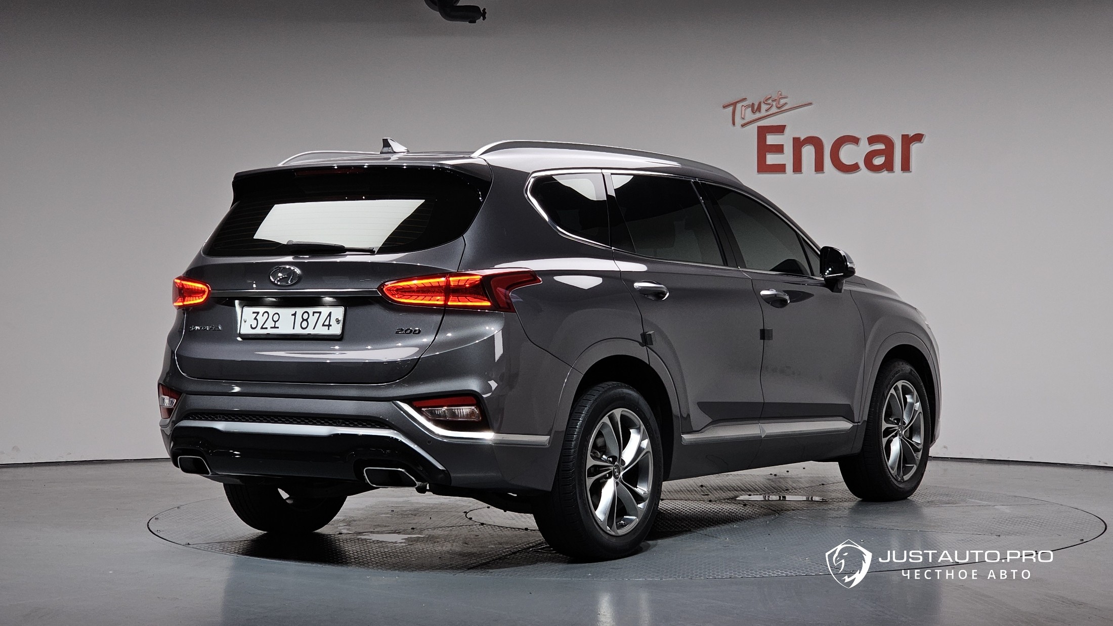 Автомобиль Hyundai Santafe