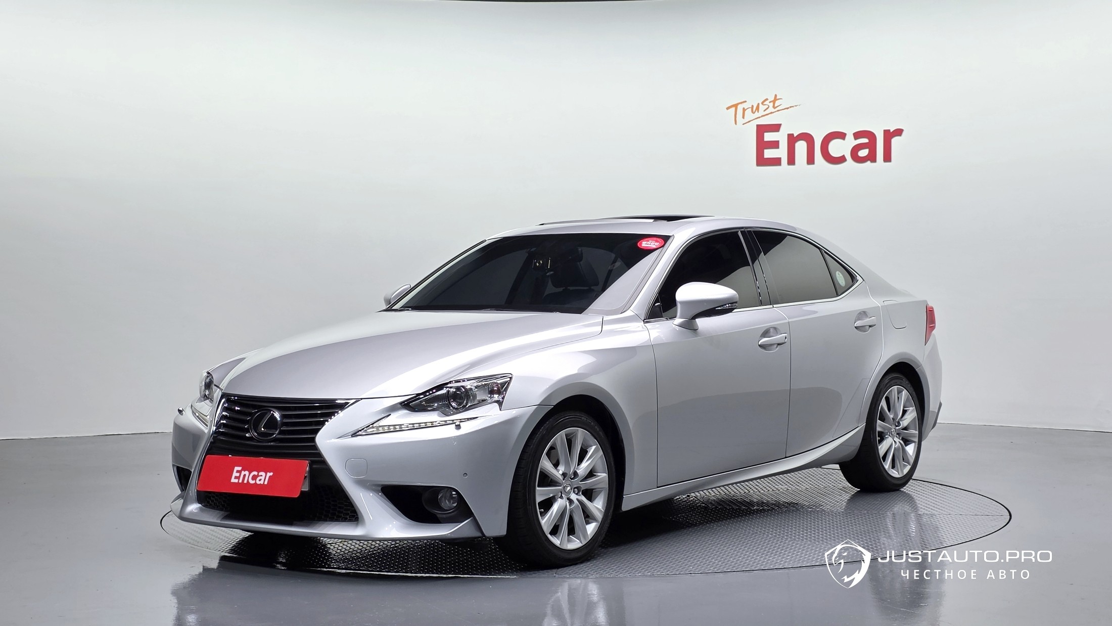 Автомобиль Lexus IS