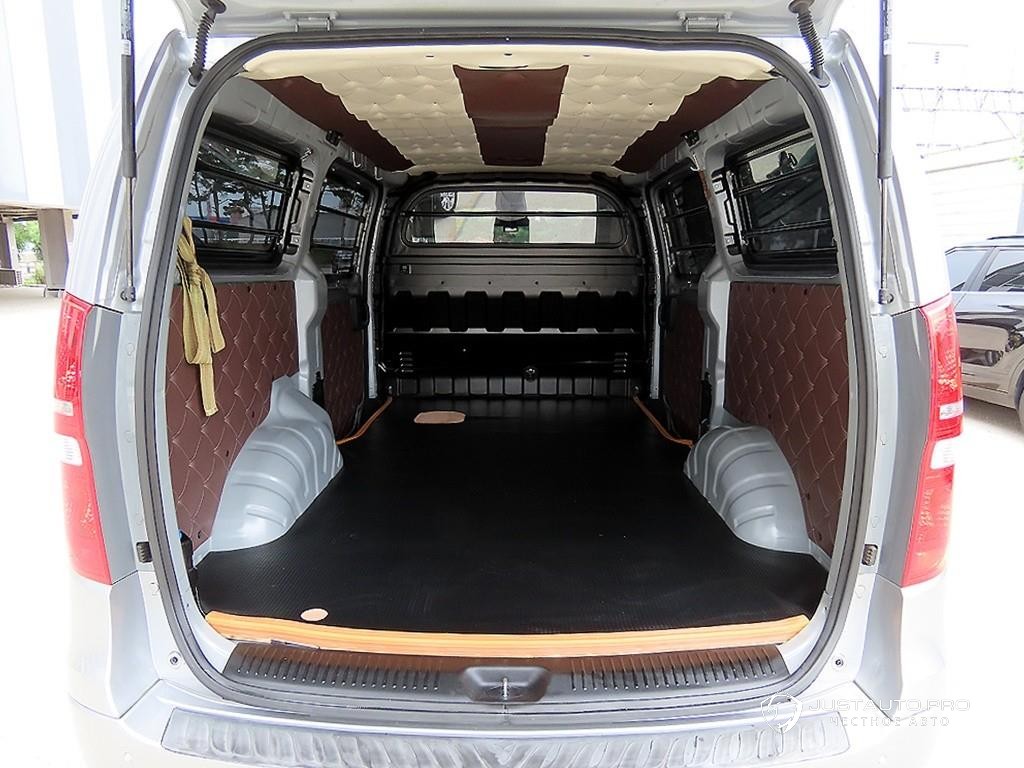Автомобиль Hyundai Starex
