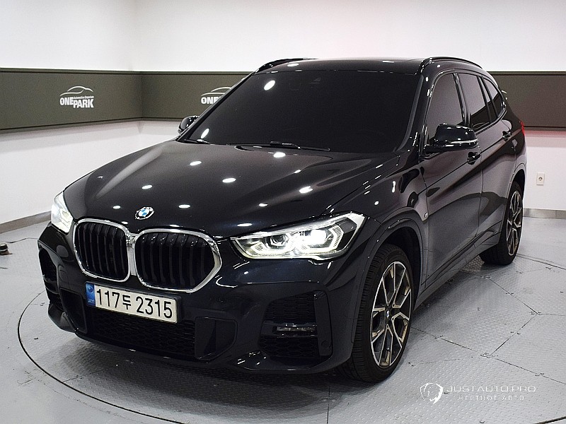 Автомобиль BMW X1
