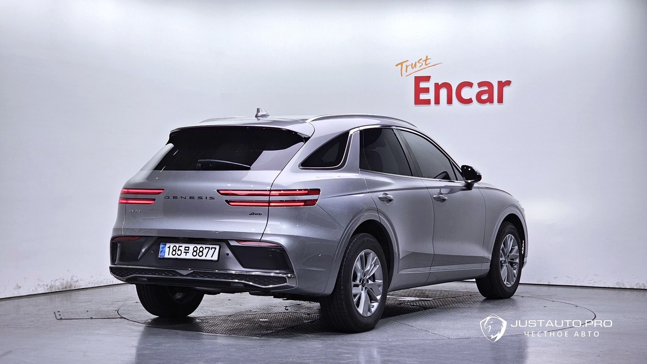 Автомобиль Genesis GV70