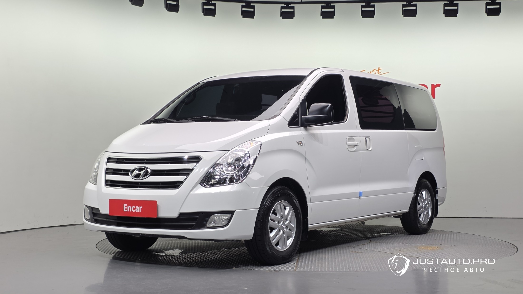 Автомобиль Hyundai Starex