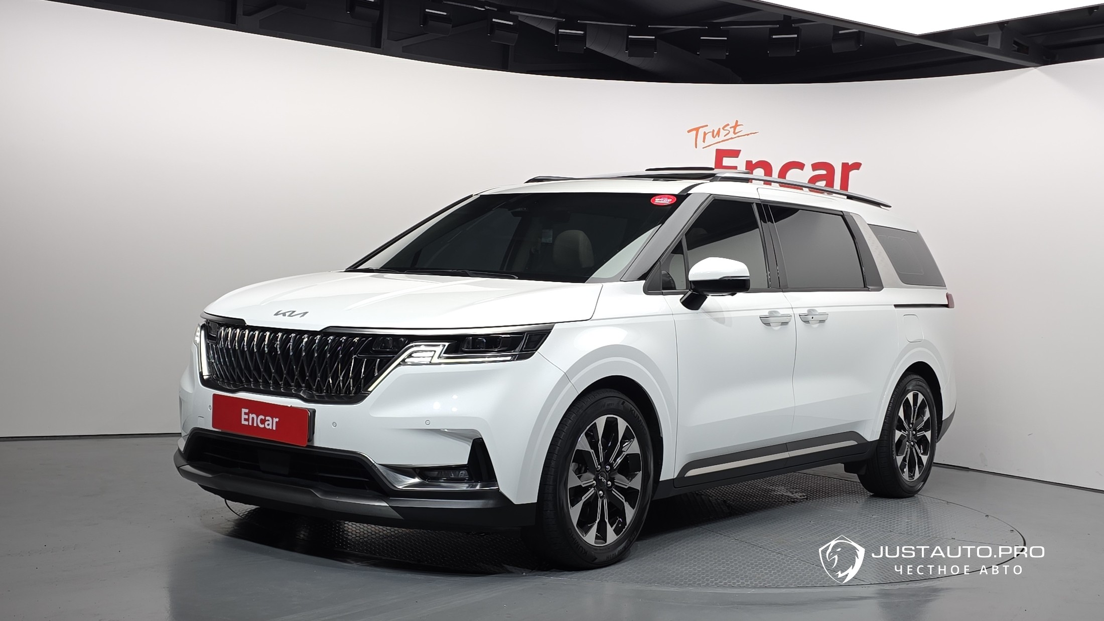 Автомобиль Kia Canival
