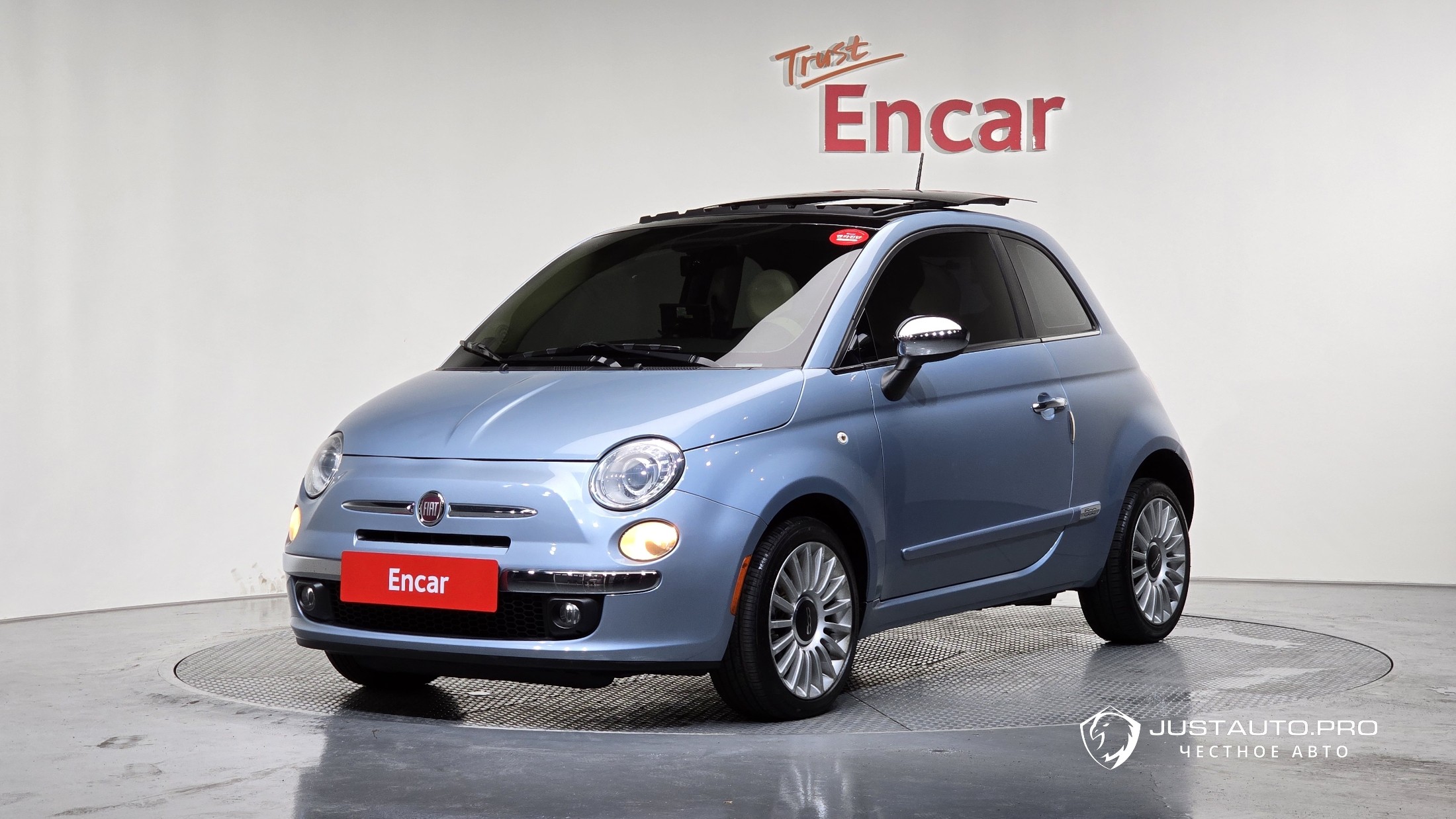 Автомобиль Fiat 500