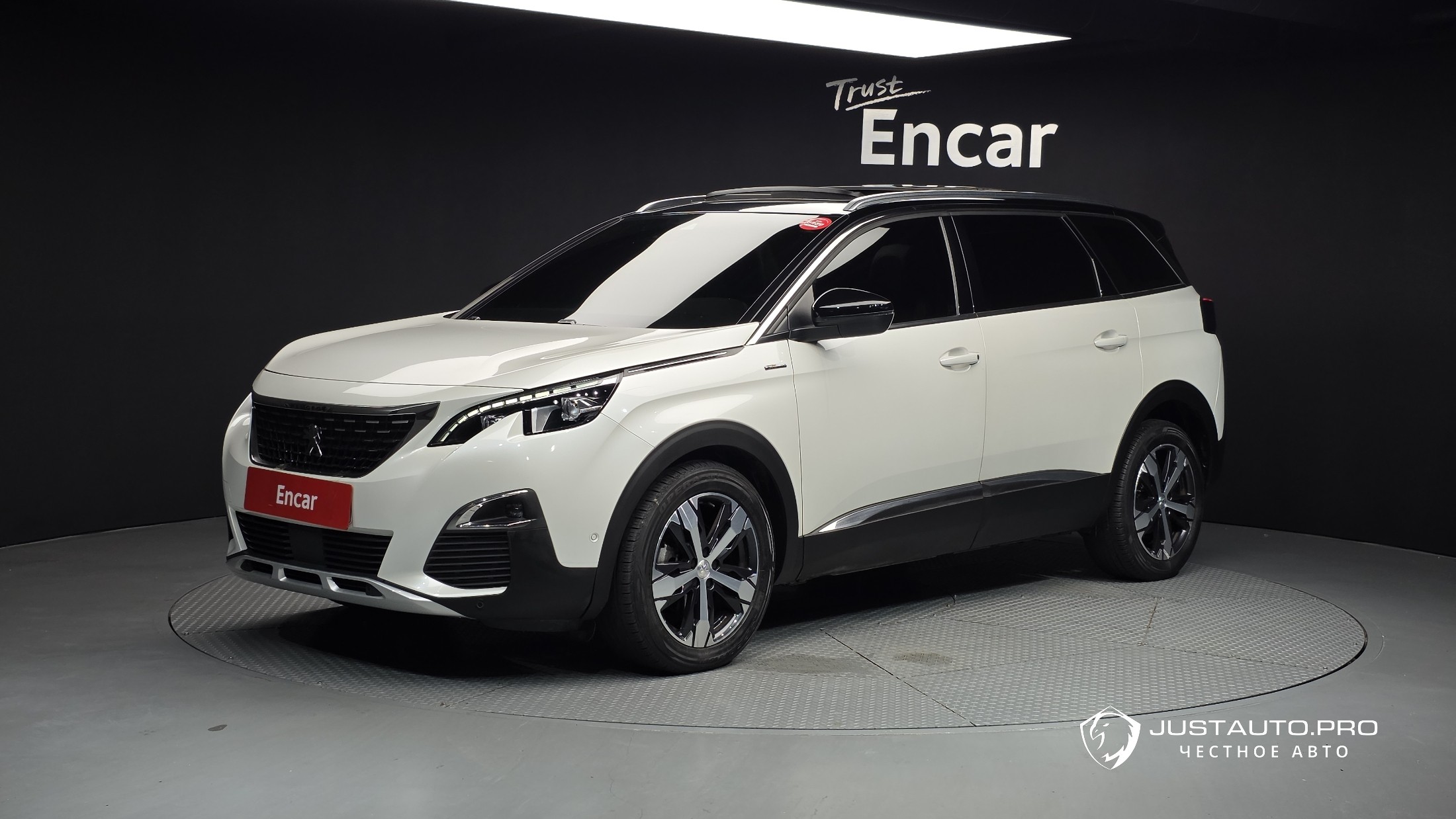 Автомобиль Peugeot 5008