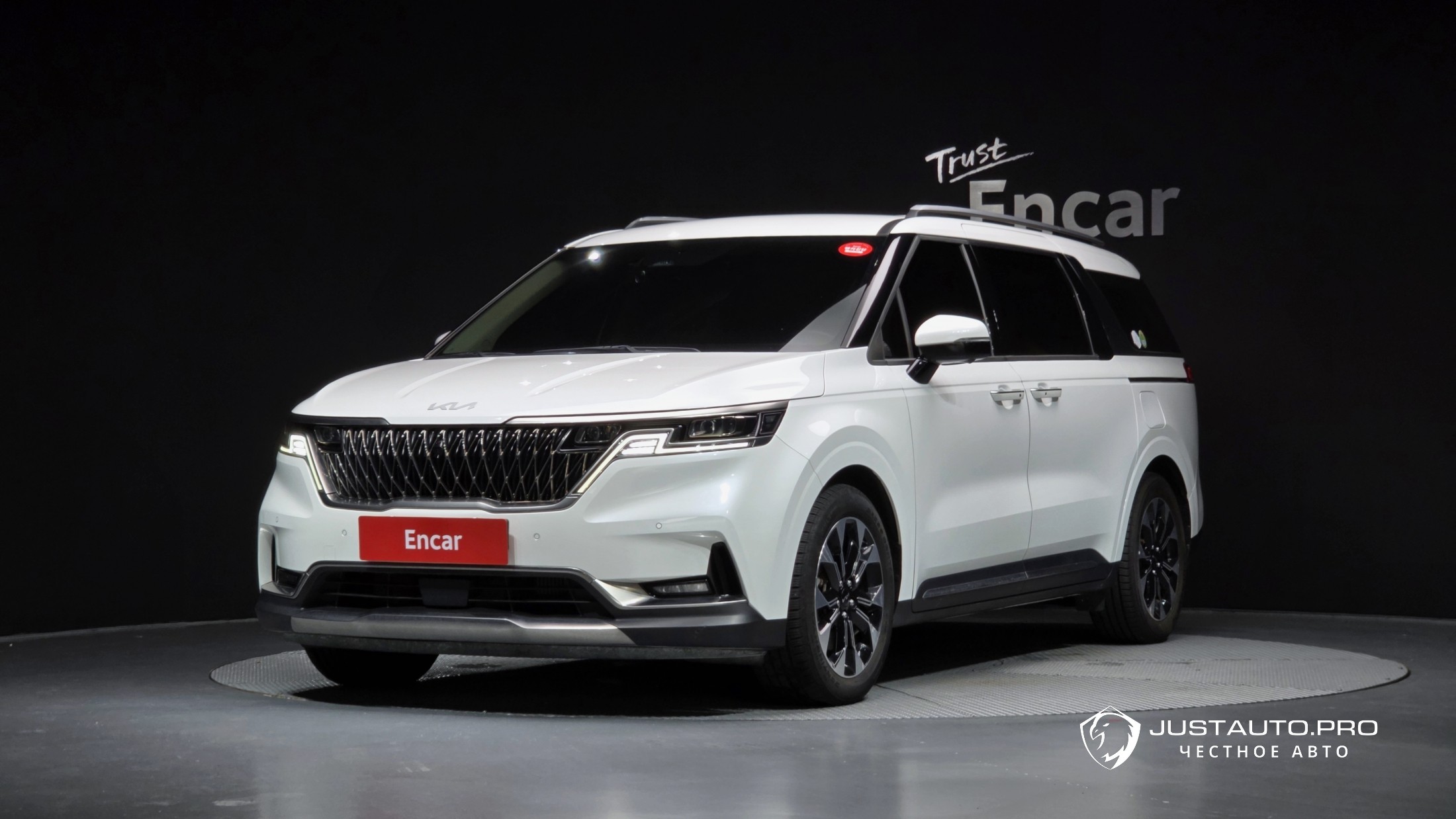 Автомобиль Kia Canival