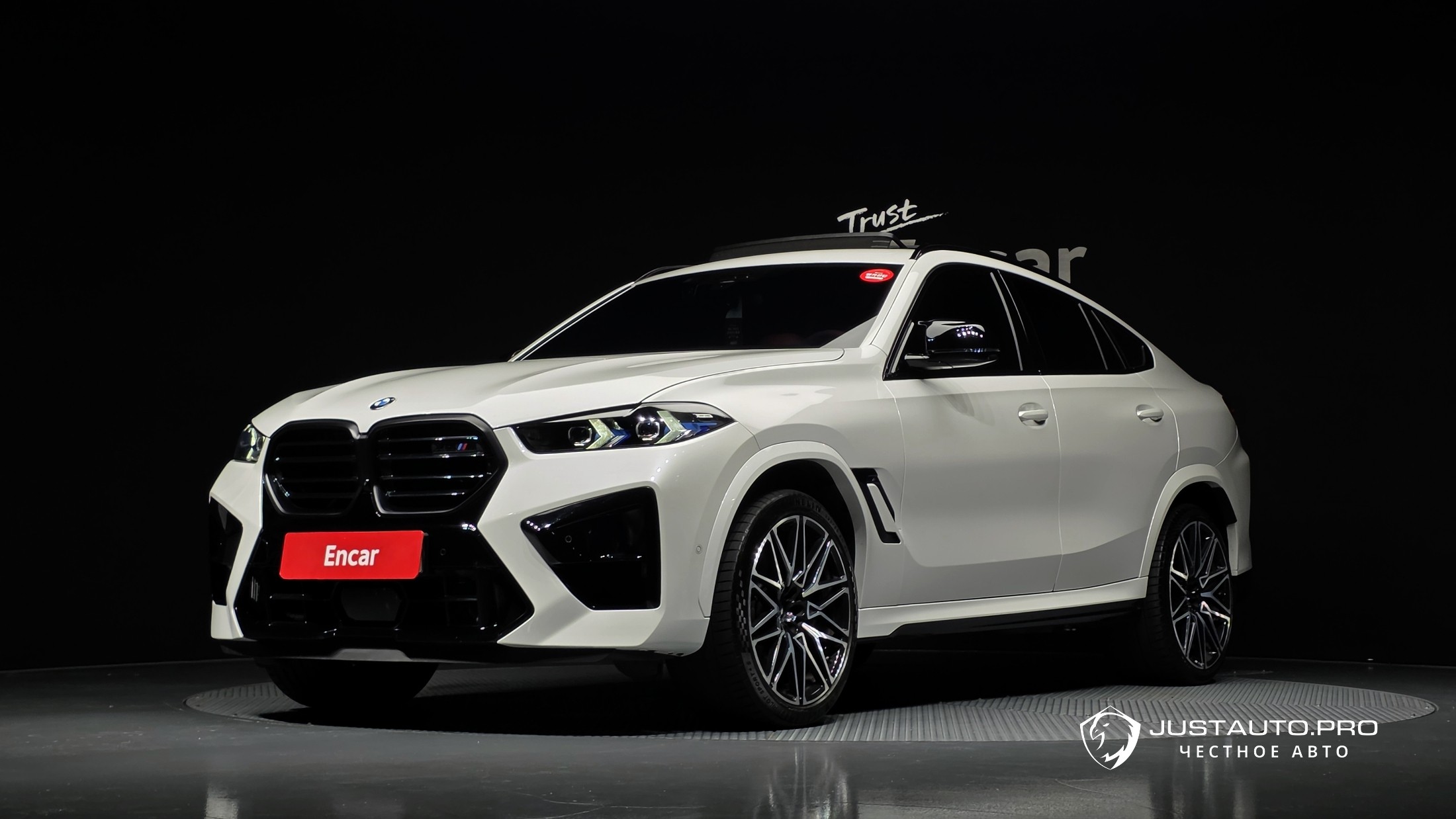 Автомобиль BMW X6M
