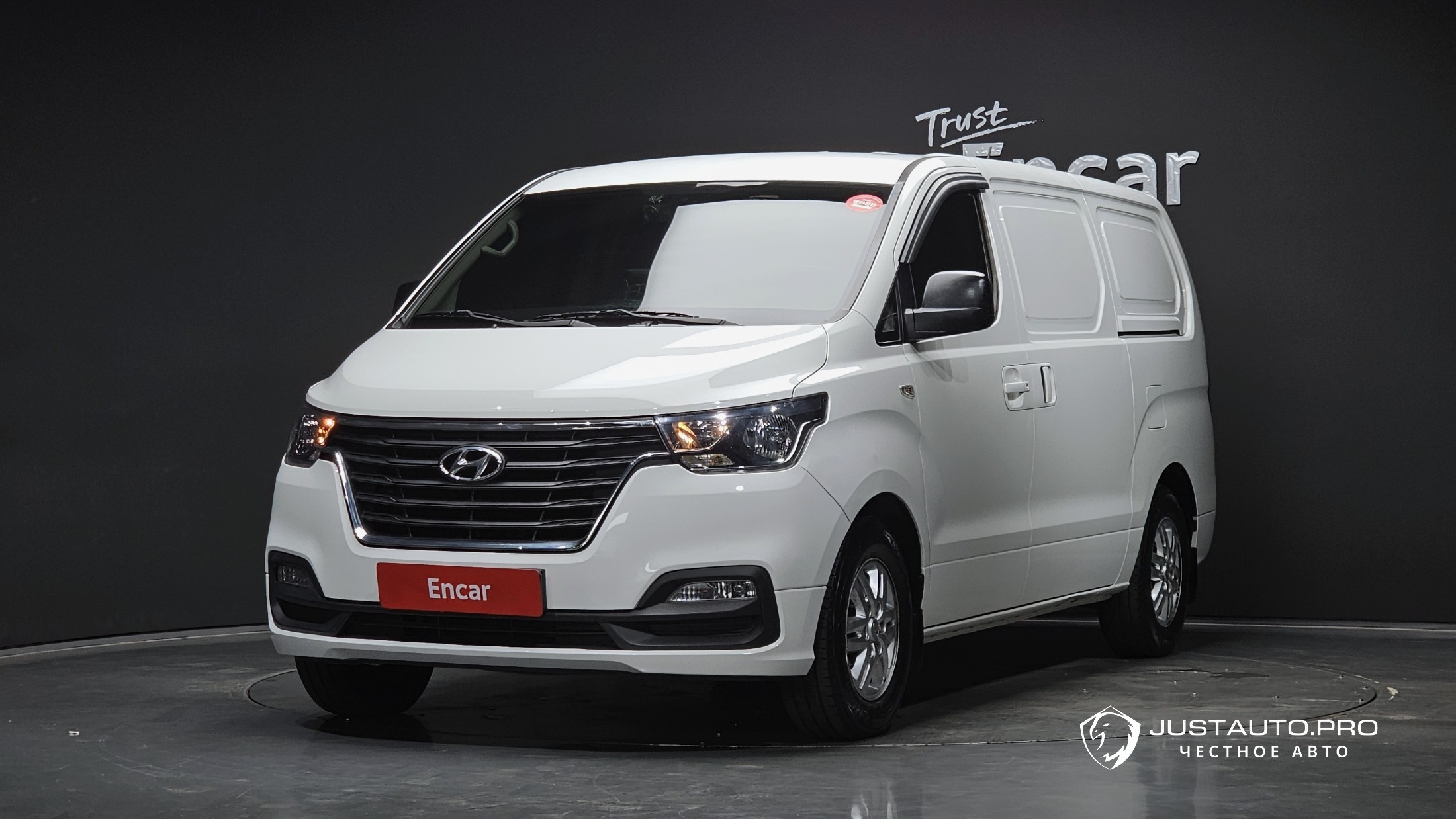 Автомобиль Hyundai Starex