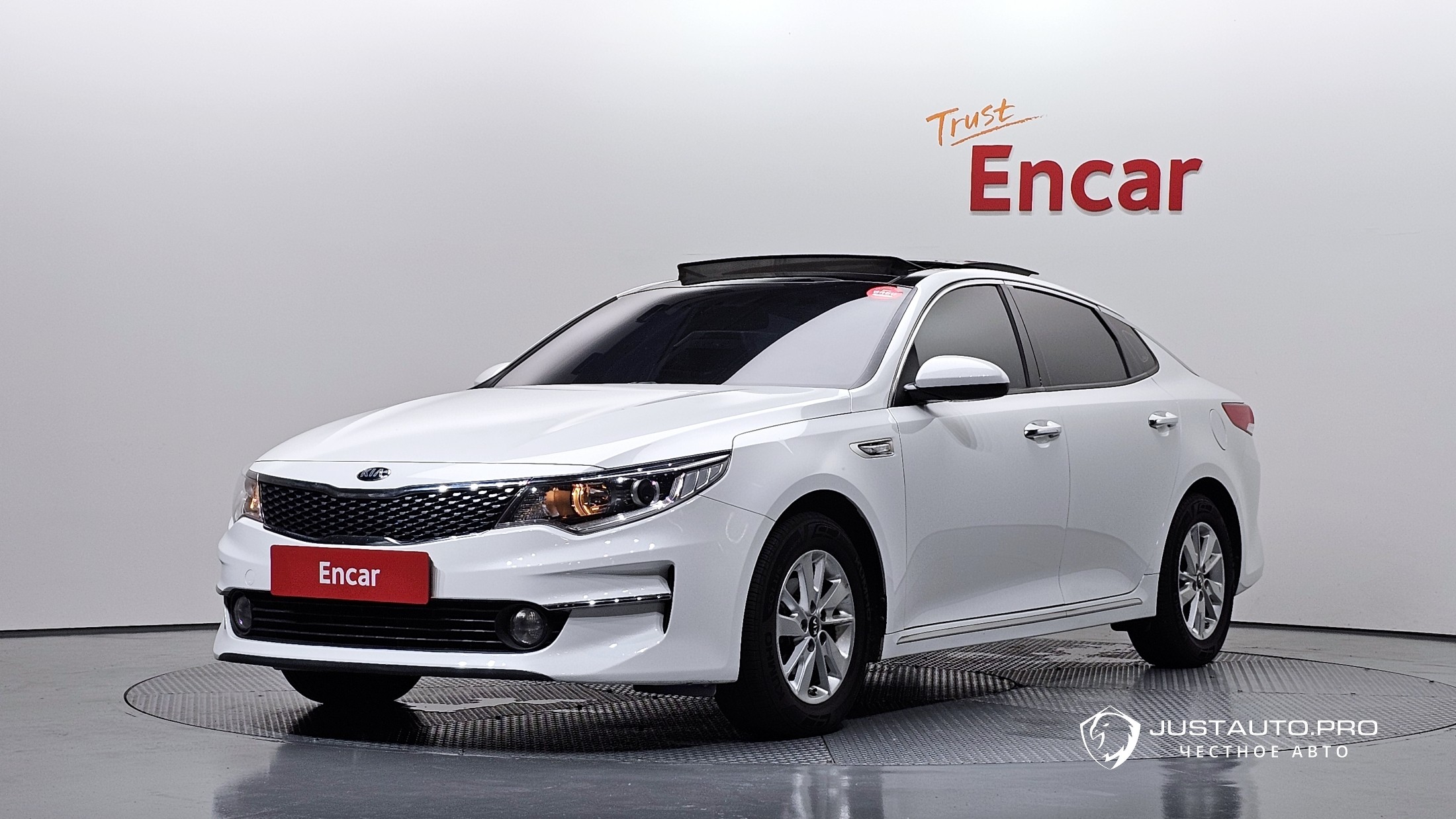 Автомобиль Kia K5