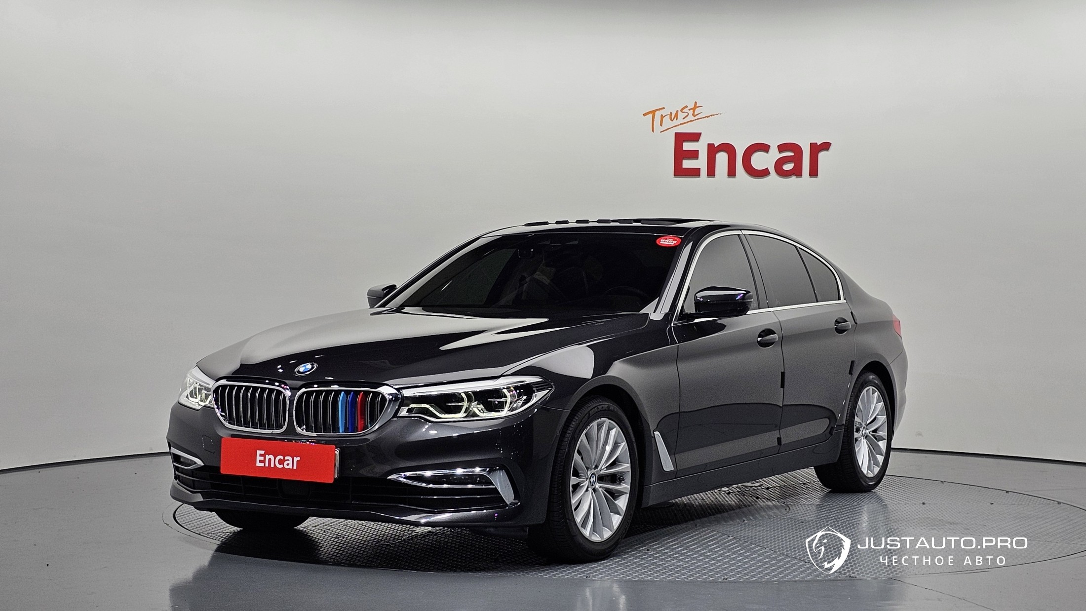 Автомобиль BMW 5-Series