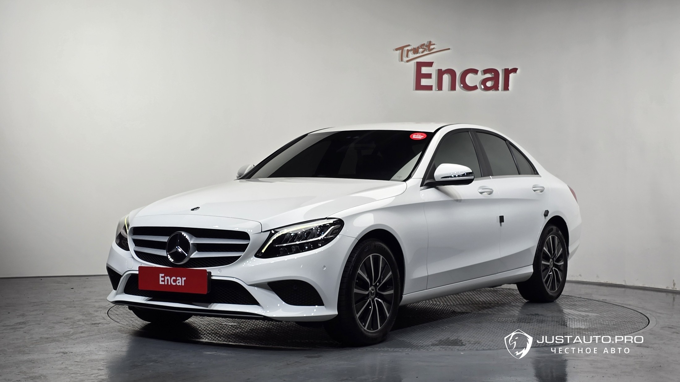 Автомобиль Mercedes-Benz C-Class