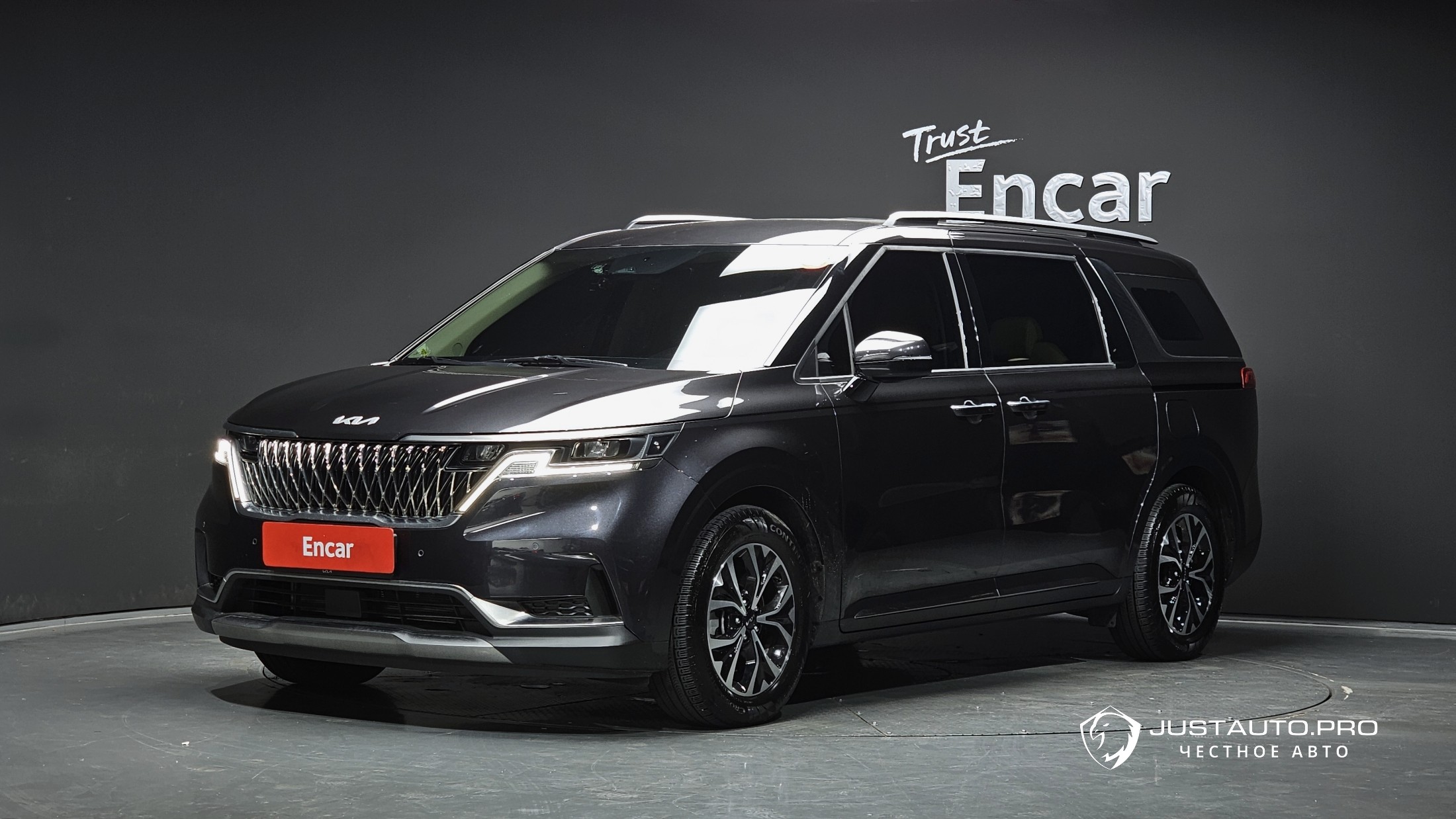 Автомобиль Kia Canival