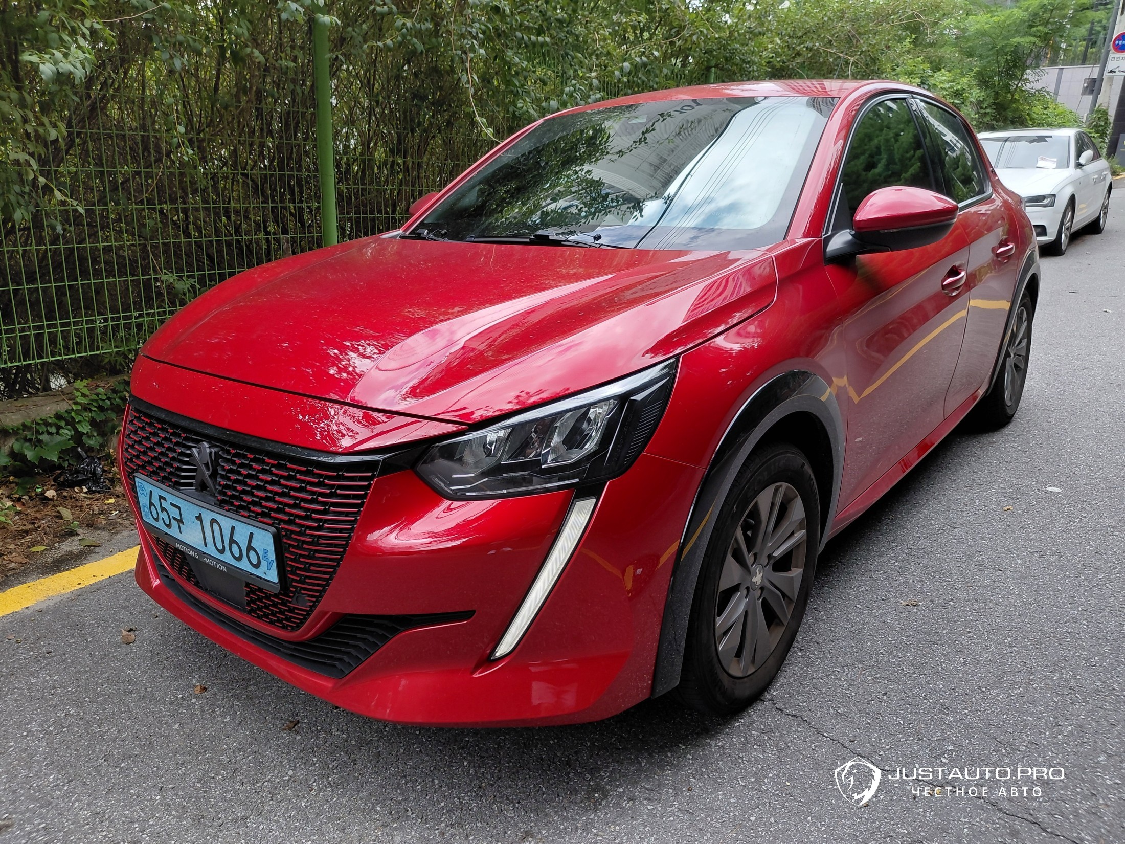 Автомобиль Peugeot 208