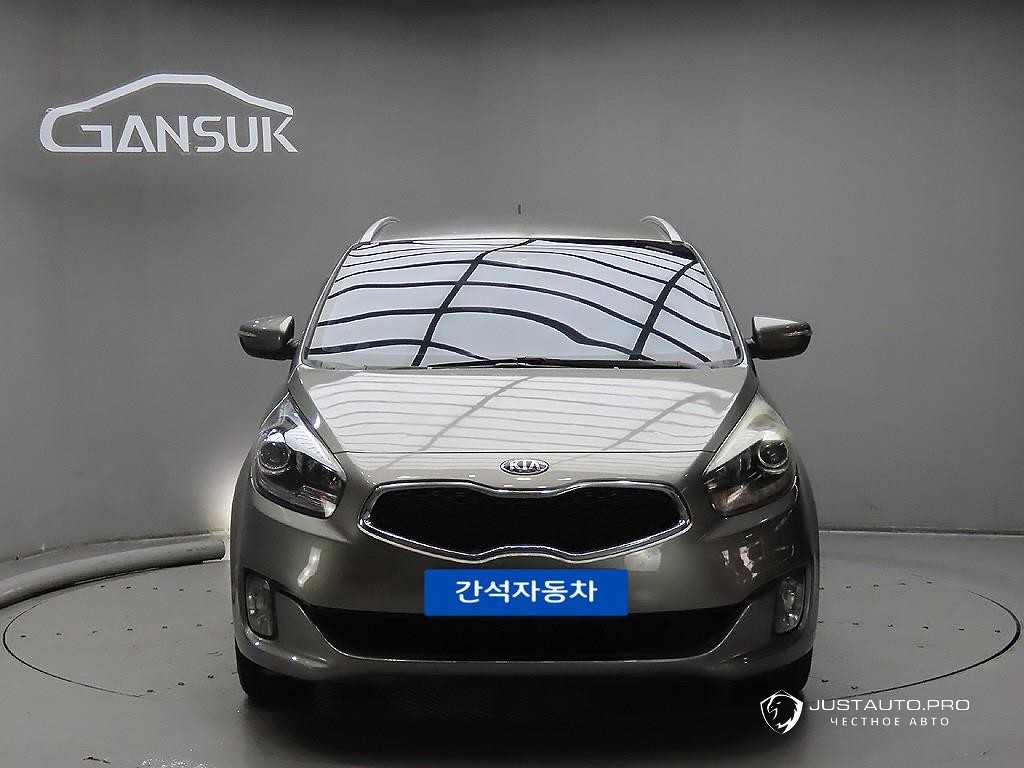 Автомобиль Kia Carens