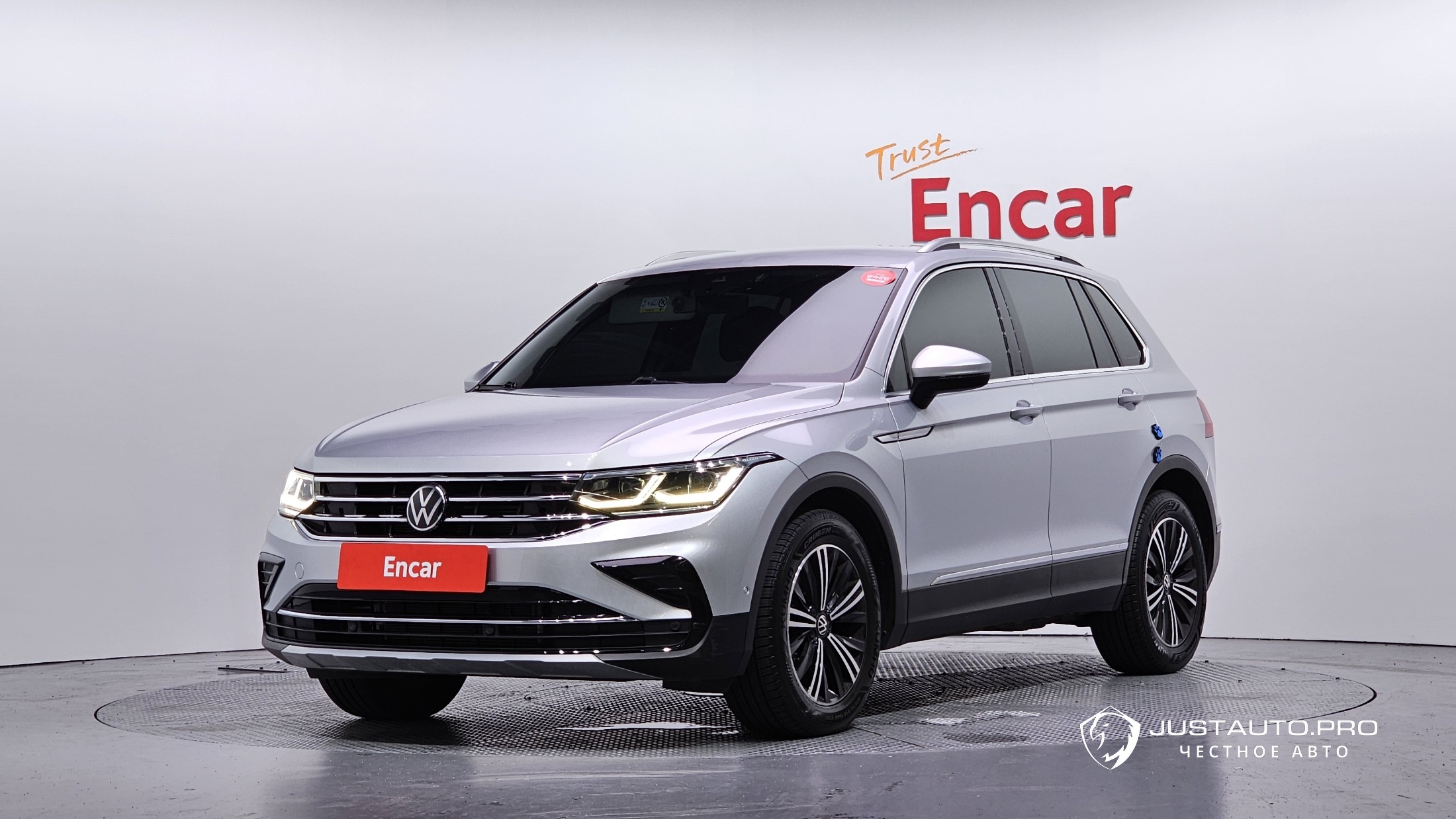 Автомобиль Volkswagen Tiguan