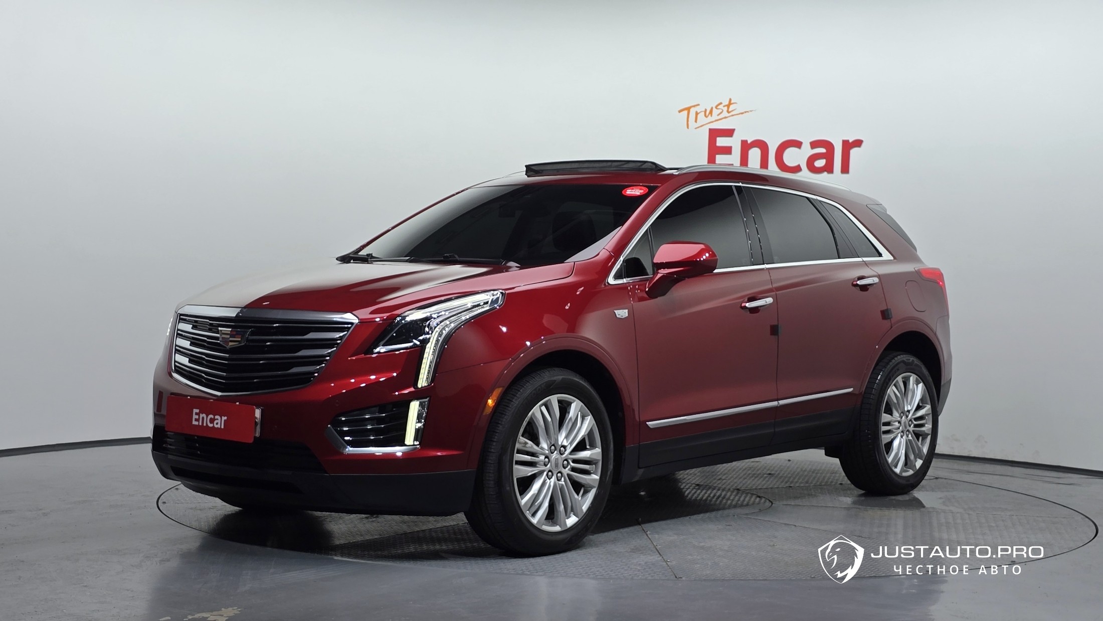 Автомобиль Cadillac XT5