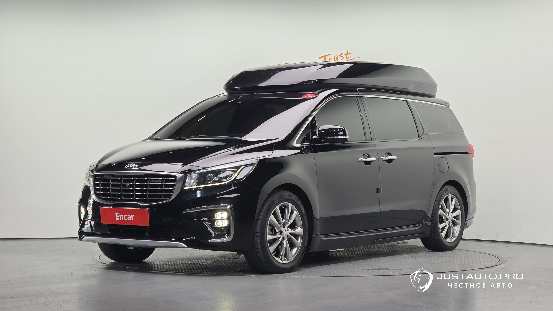Автомобиль Kia Canival