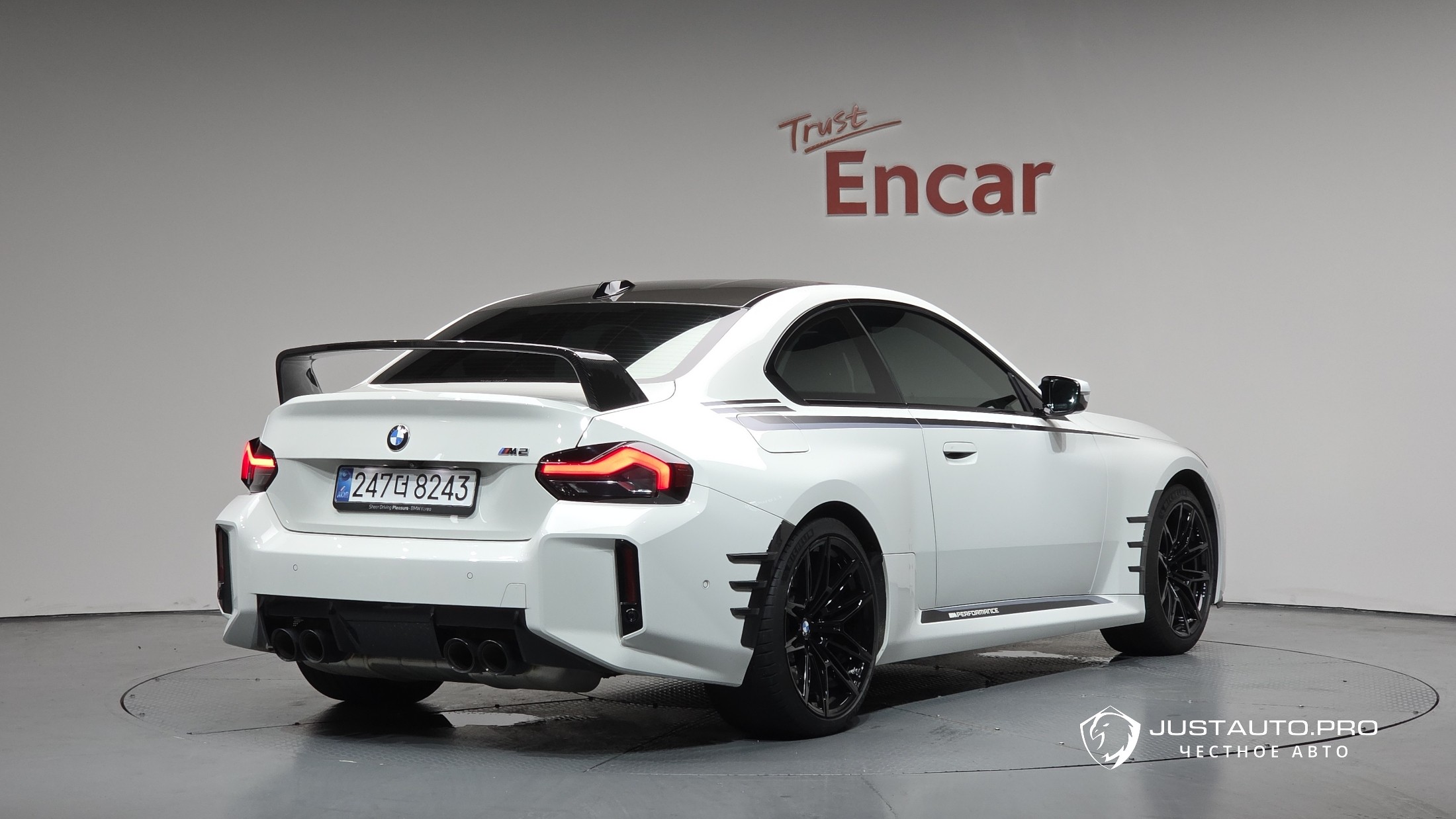 Автомобиль BMW M2