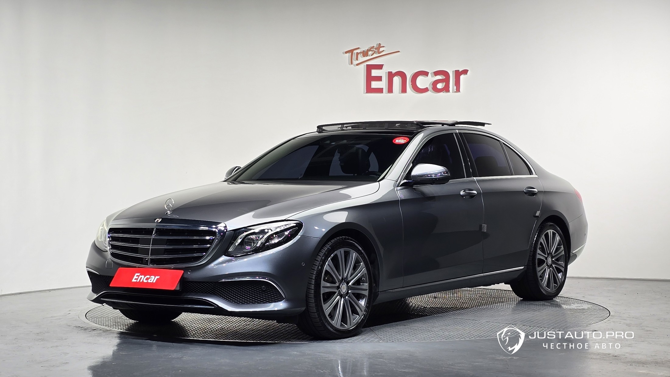 Автомобиль Mercedes-Benz E-Class