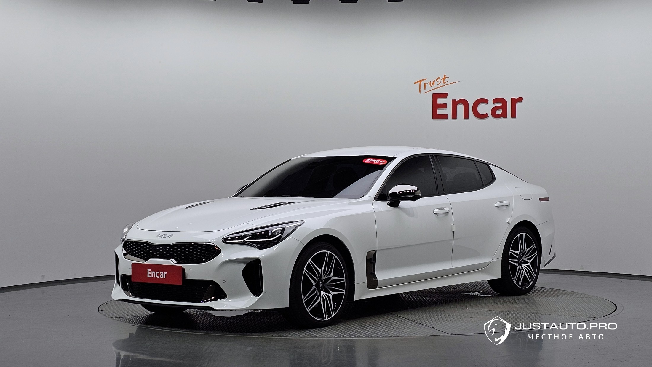 Автомобиль Kia Stinger
