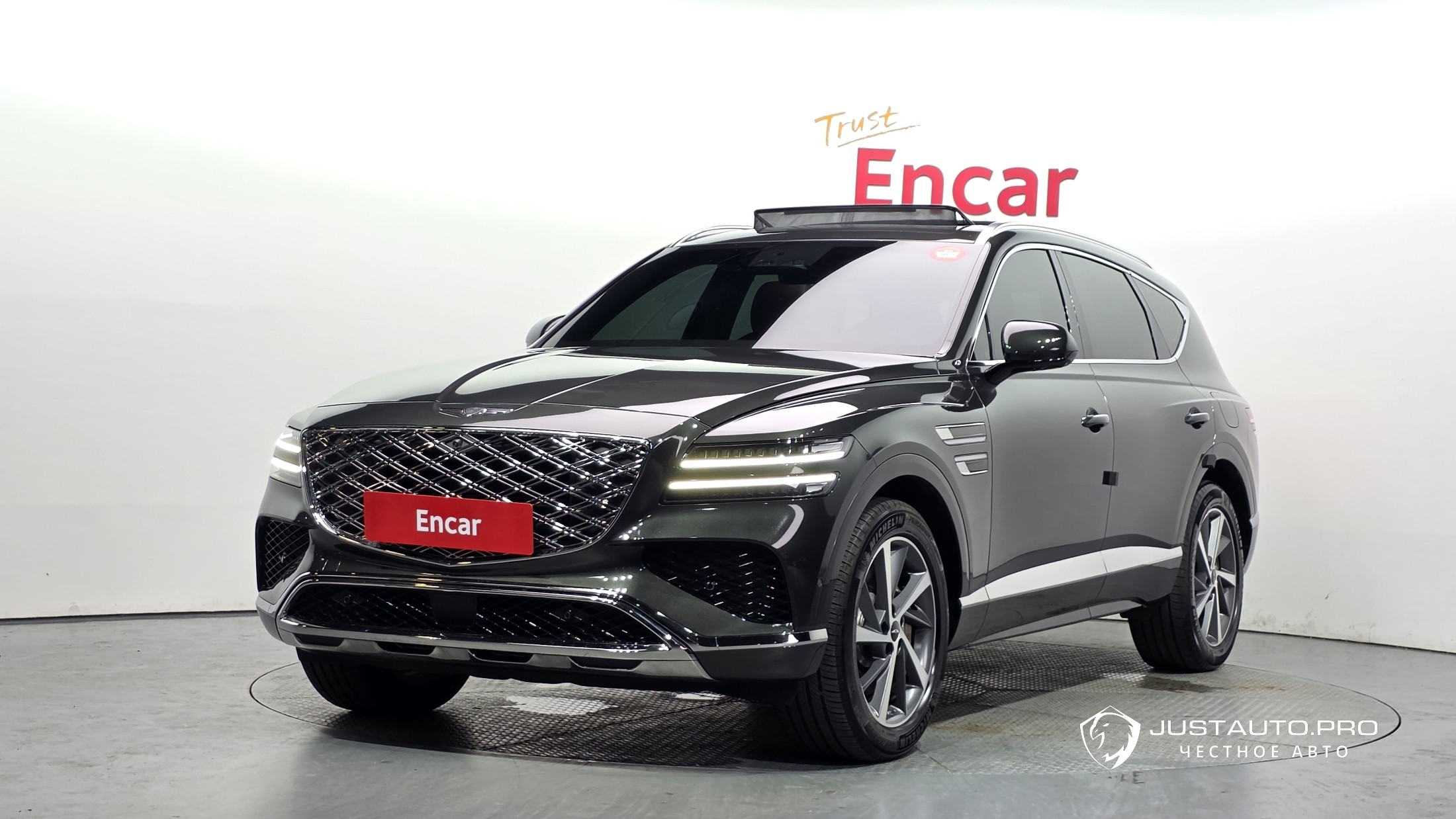 Автомобиль Genesis GV80