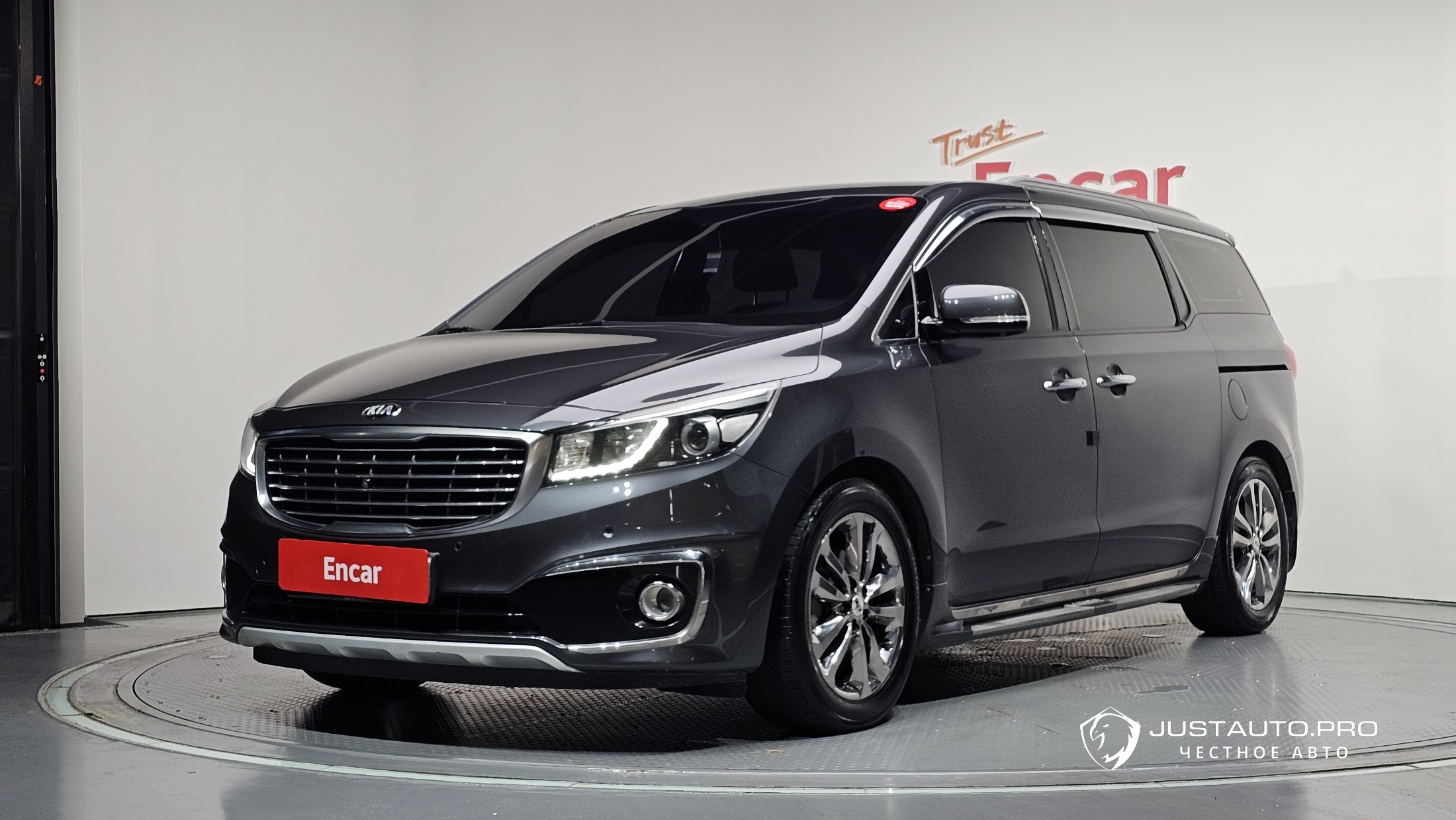 Автомобиль Kia Canival