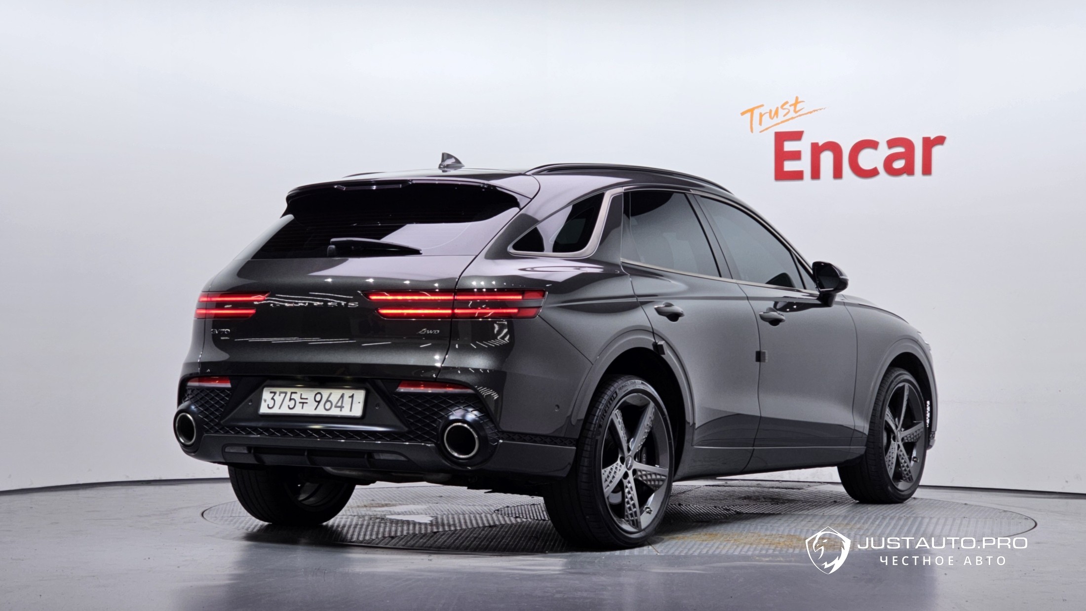 Автомобиль Genesis GV70