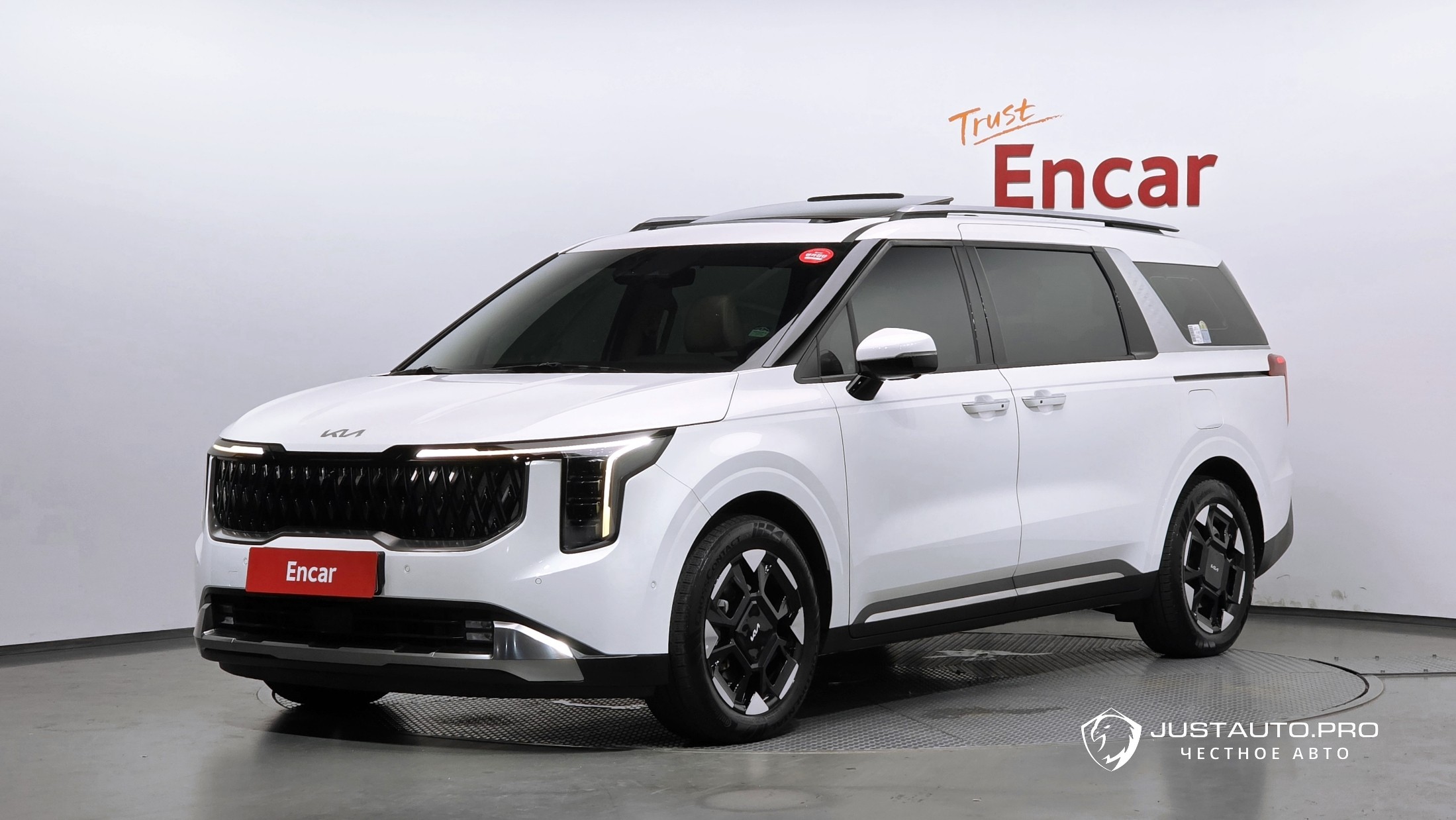 Автомобиль Kia Canival