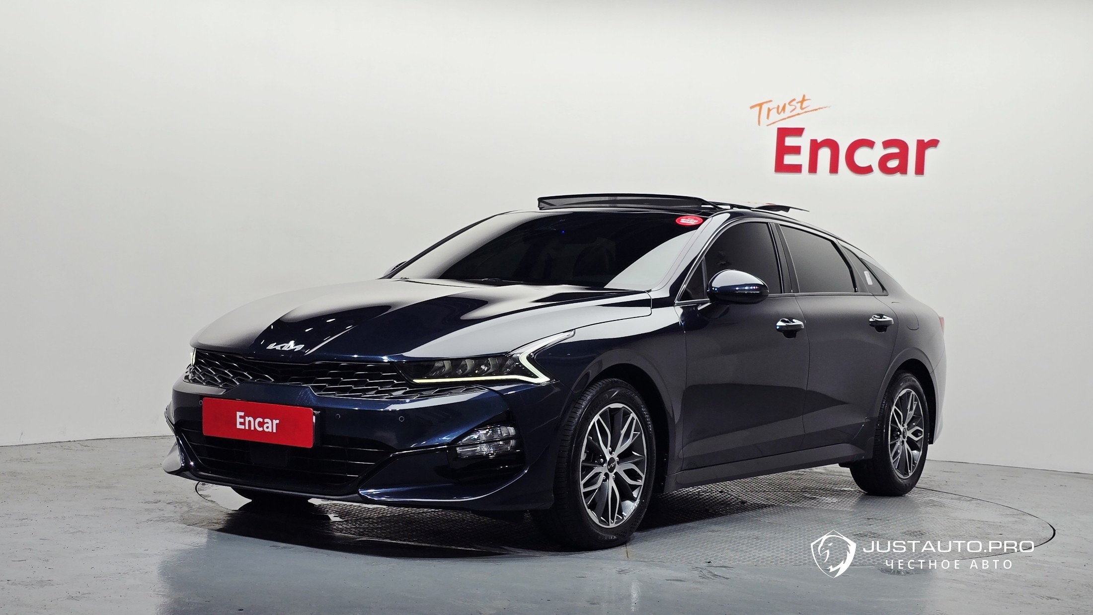 Автомобиль Kia K5