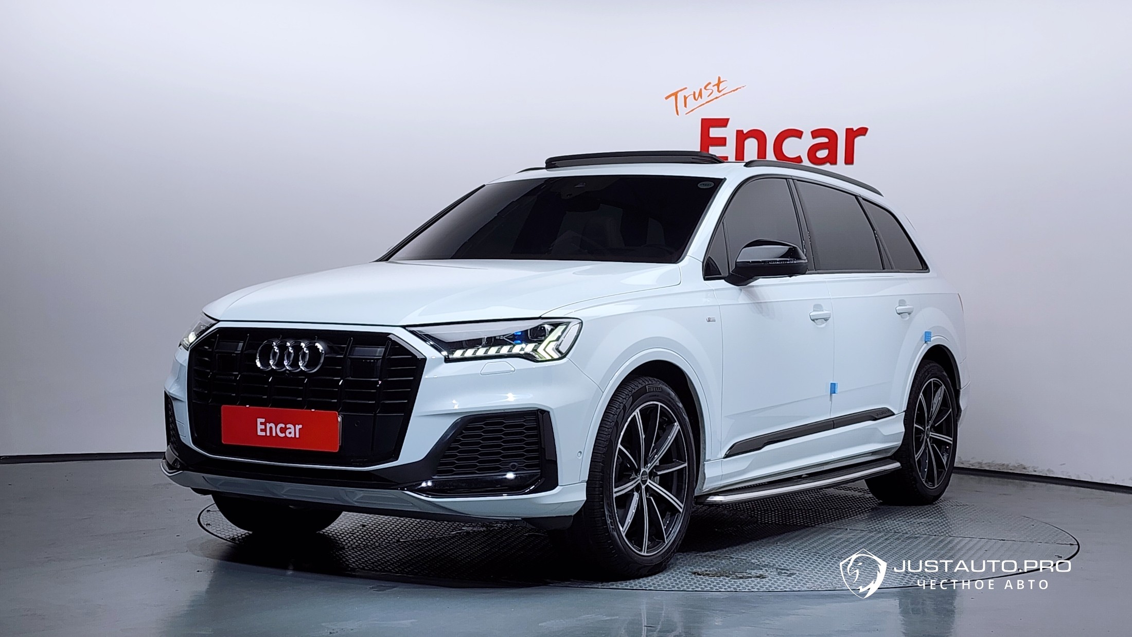 Автомобиль Audi Q7
