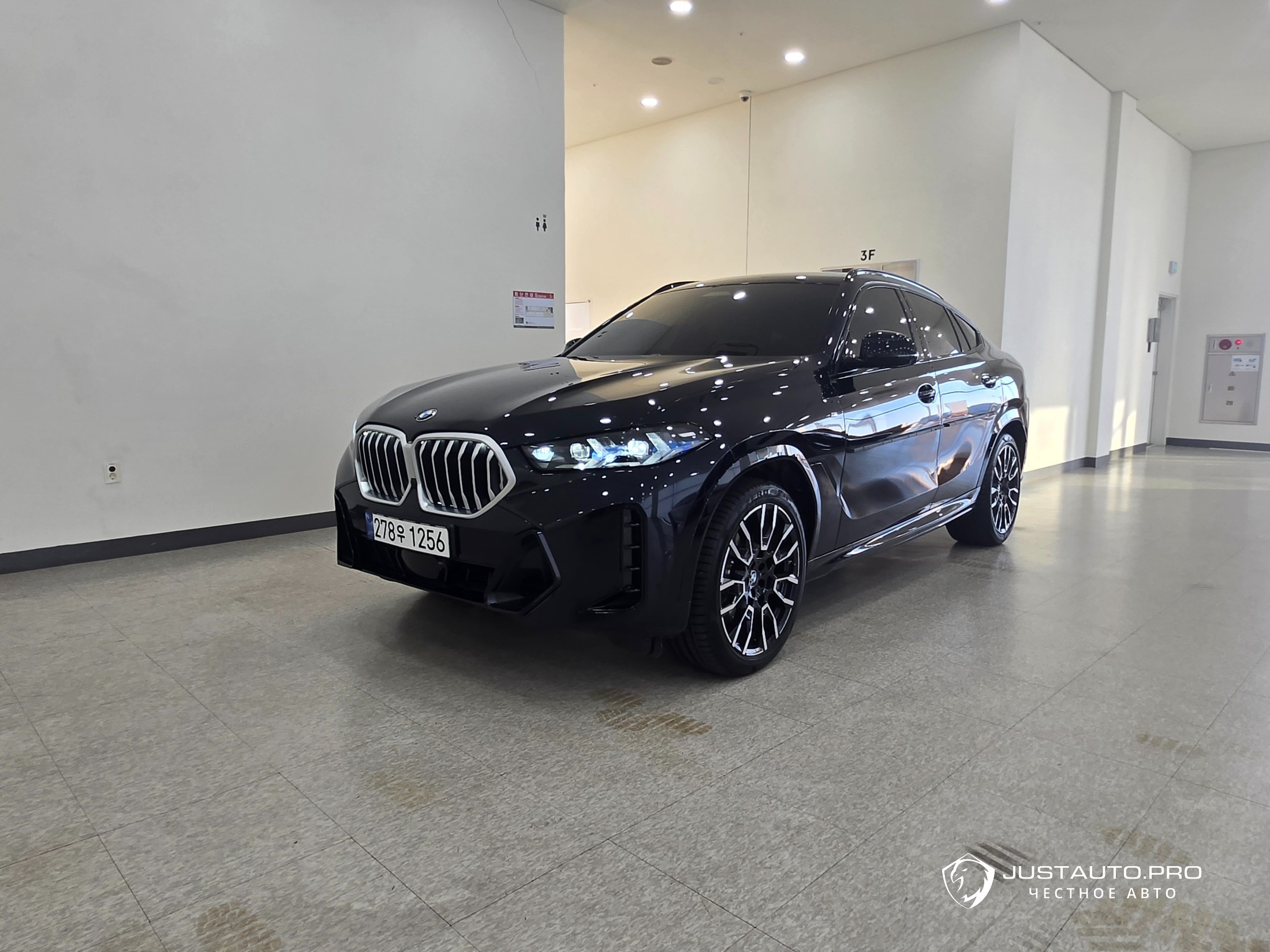 Автомобиль BMW X6