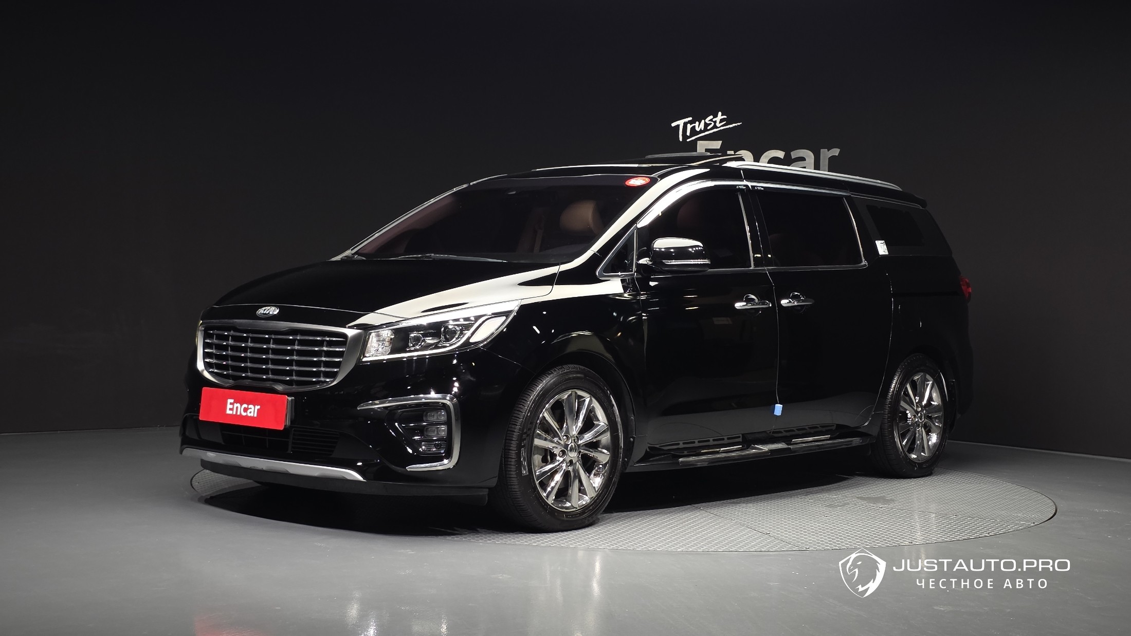 Автомобиль Kia Canival