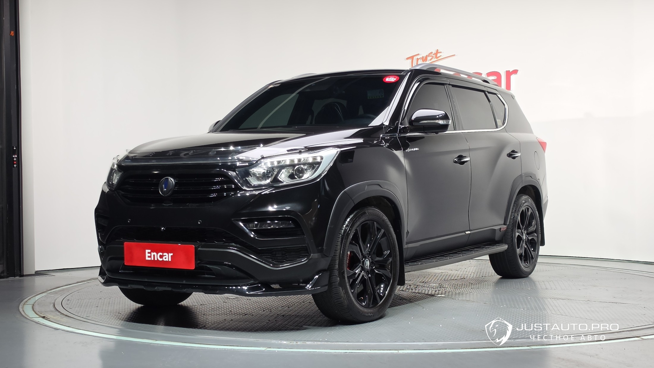 Автомобиль KG_Mobility_Ssangyong Rexton