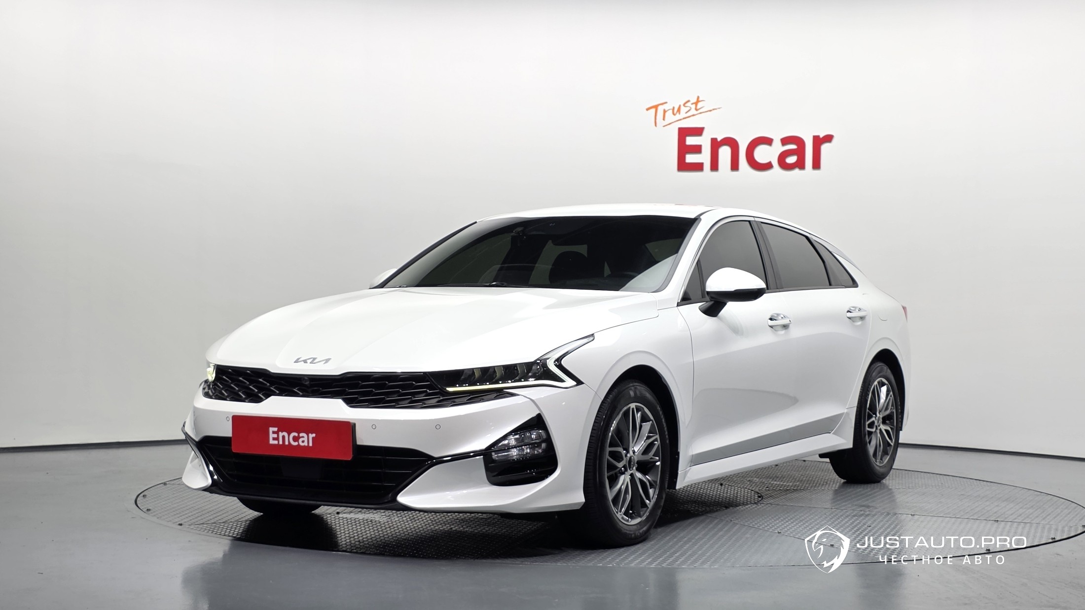 Автомобиль Kia K5