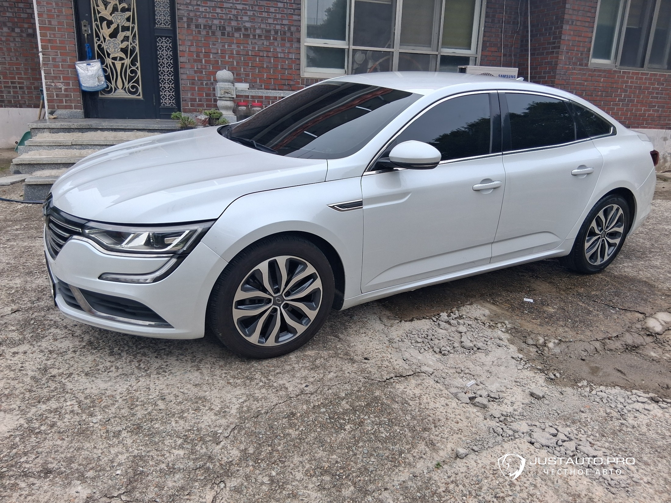 Автомобиль Renault-KoreaSamsung SM6
