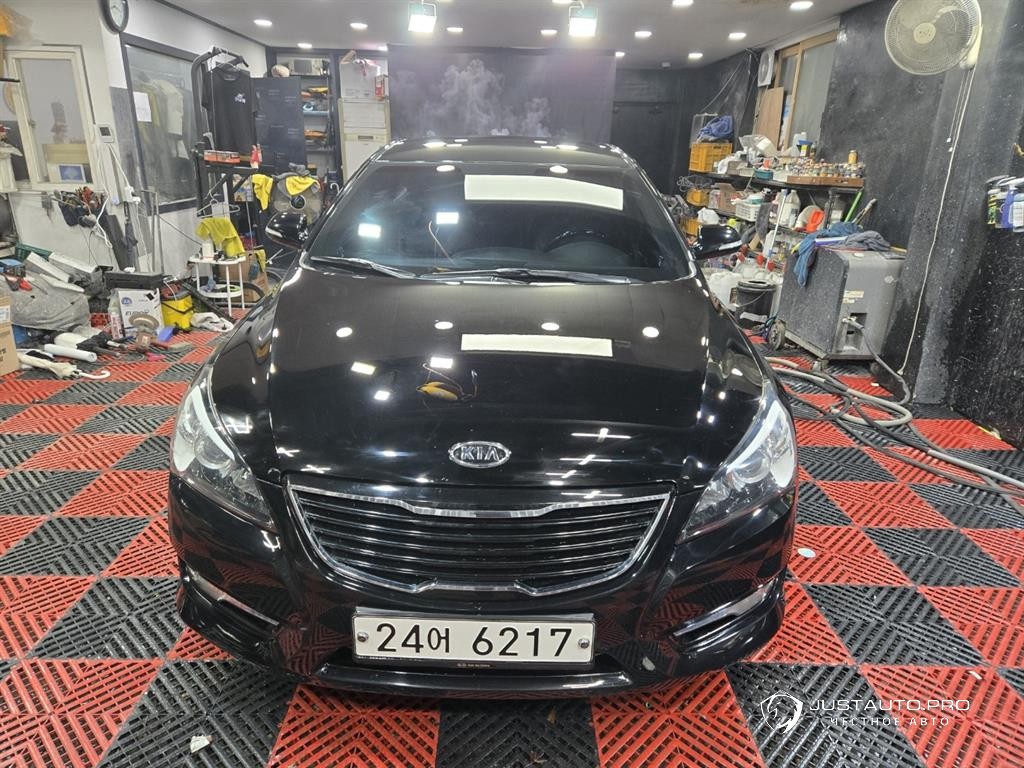 Автомобиль Kia K7