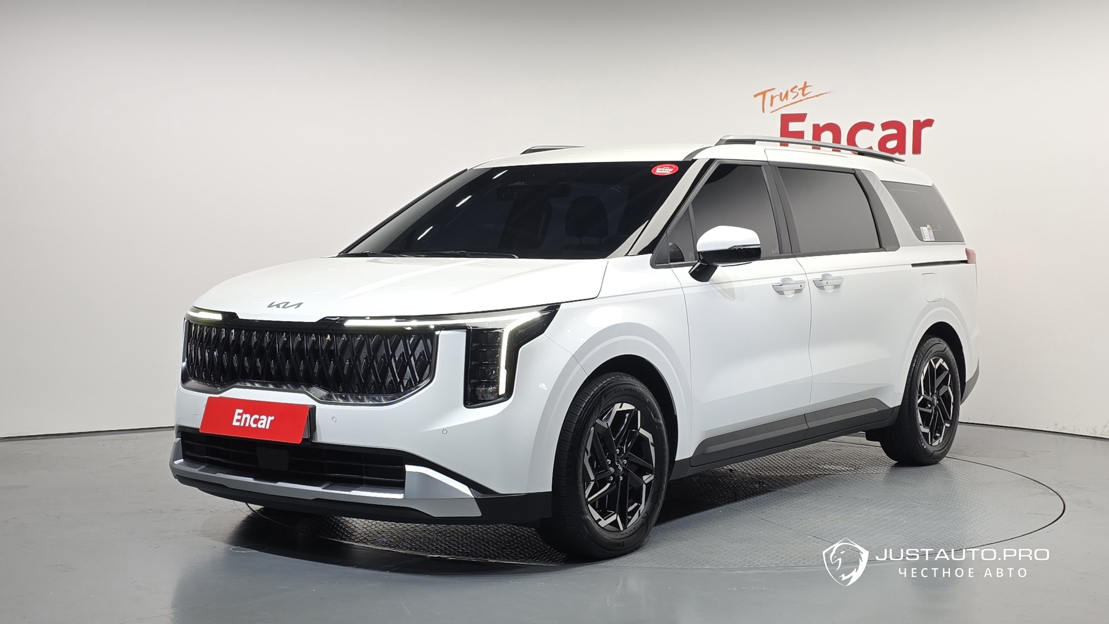 Автомобиль Kia Canival