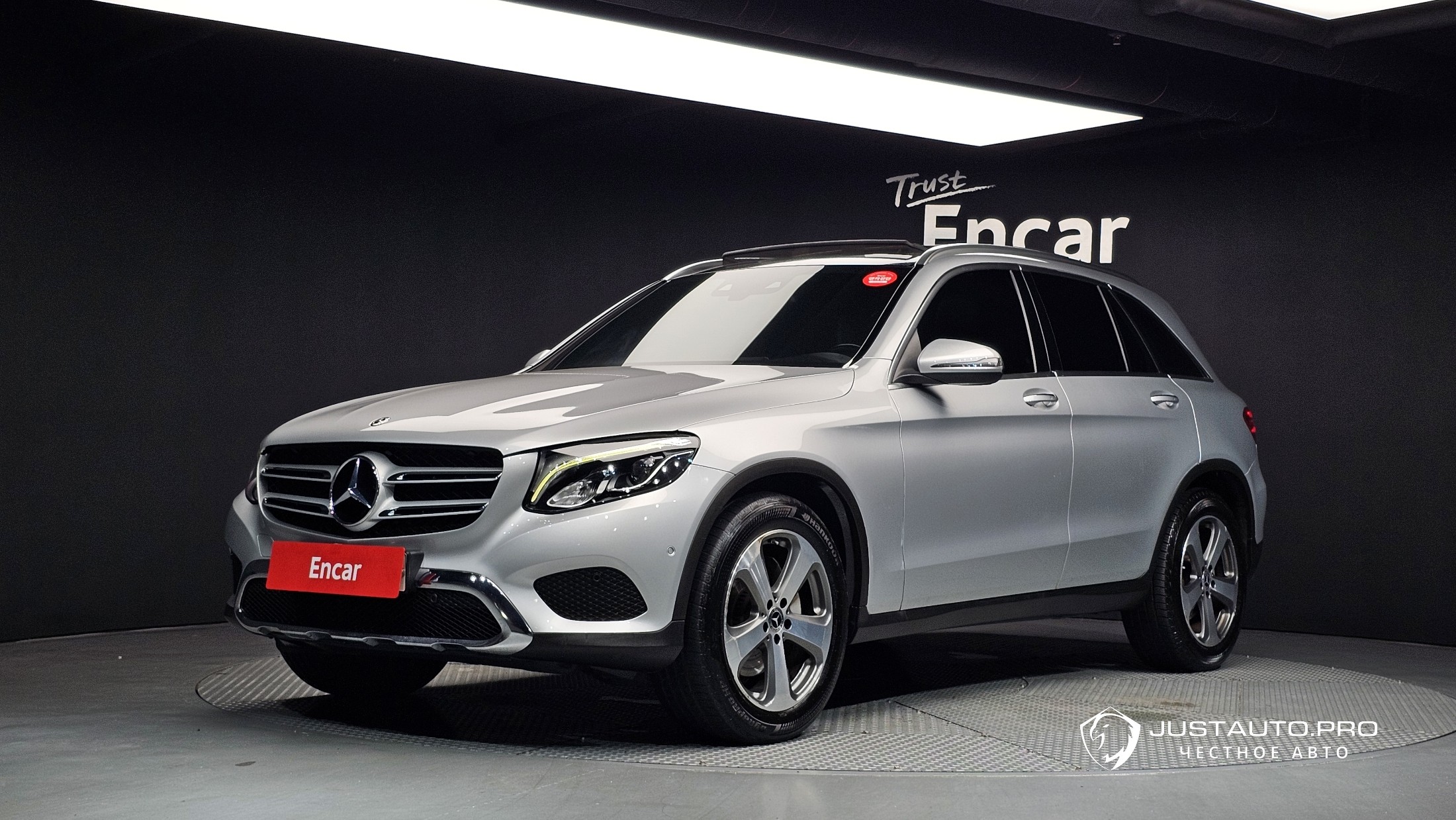 Автомобиль Mercedes-Benz GLC-Class