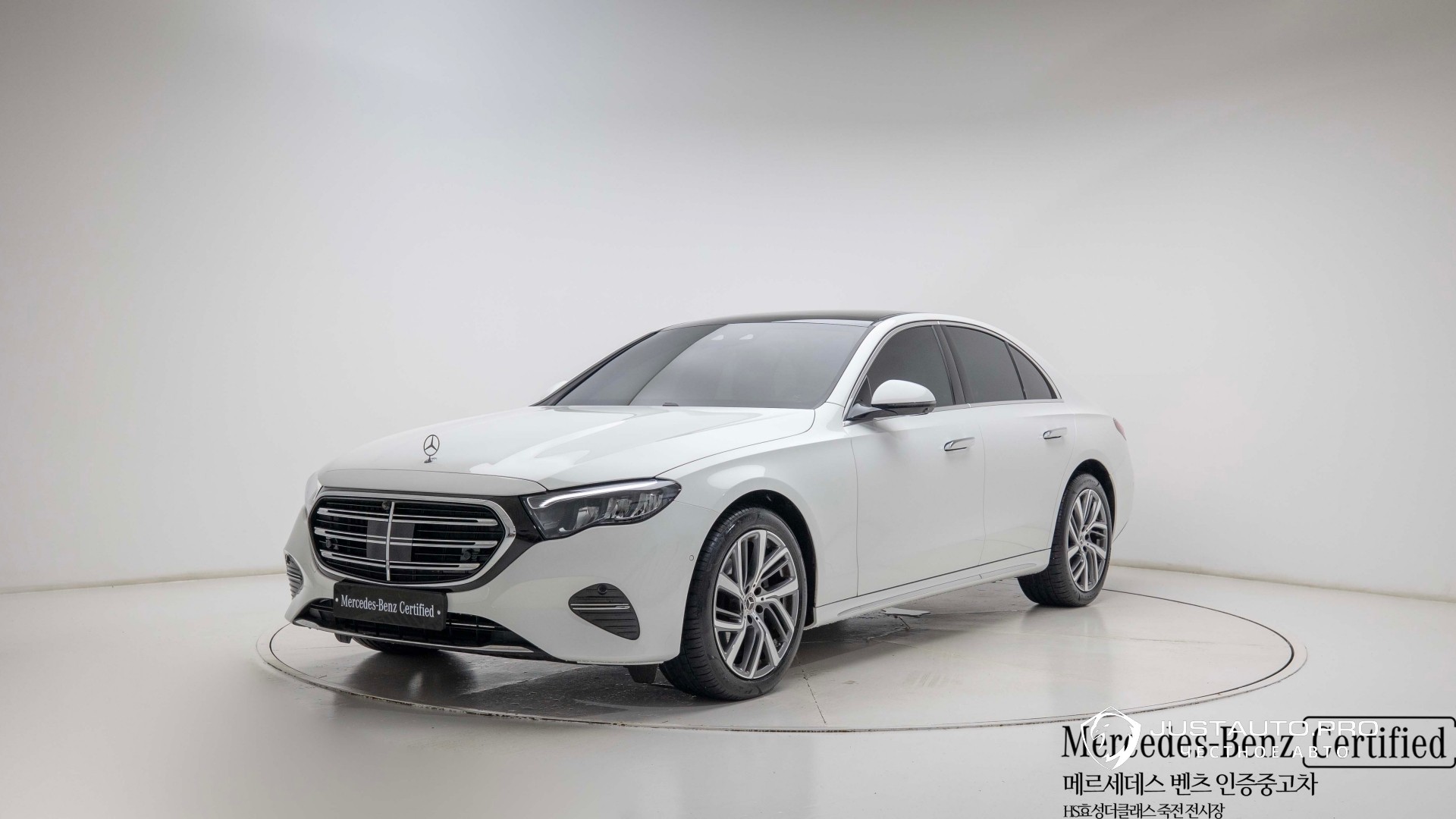 Автомобиль Mercedes-Benz E-Class