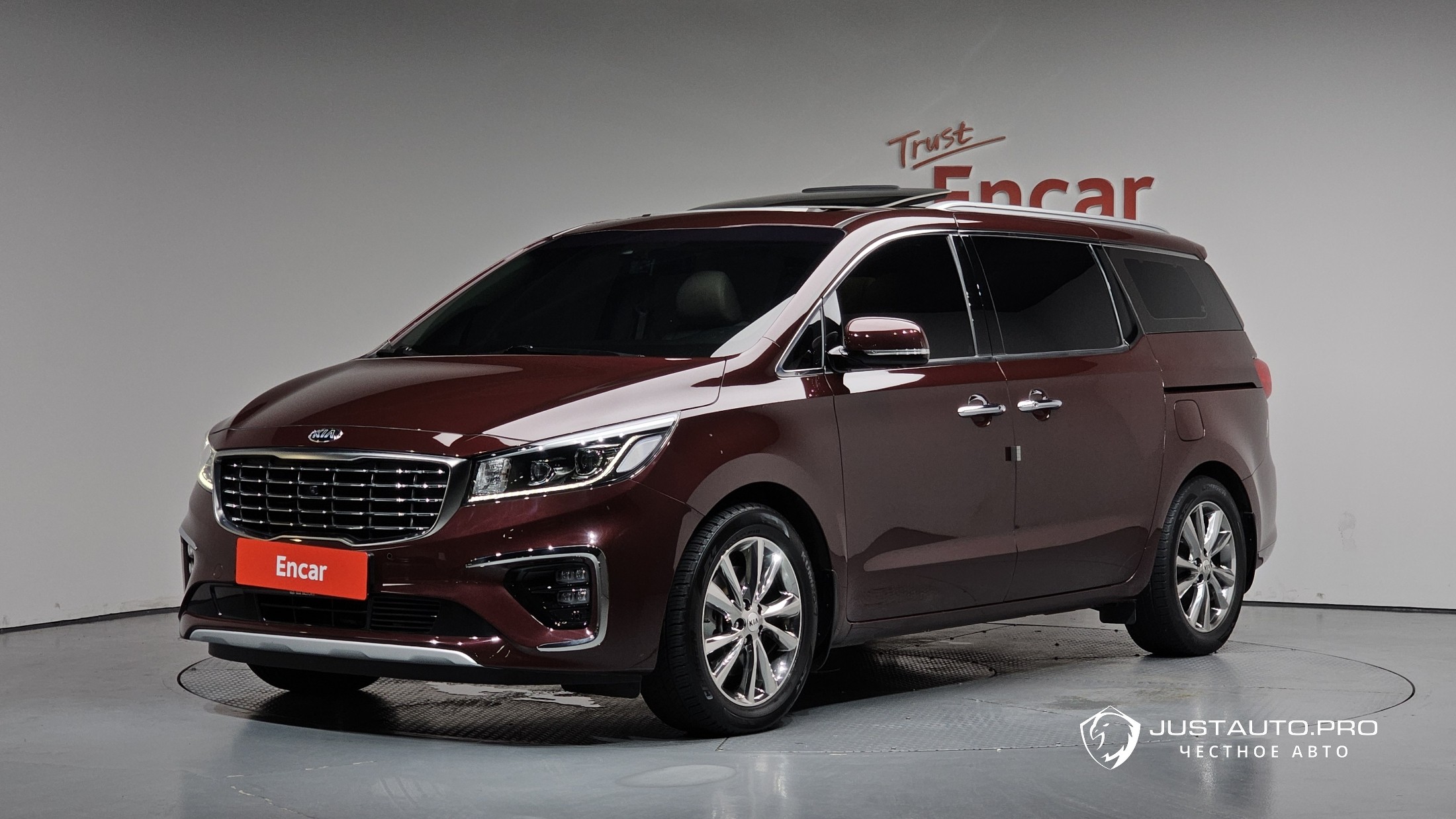 Автомобиль Kia Canival