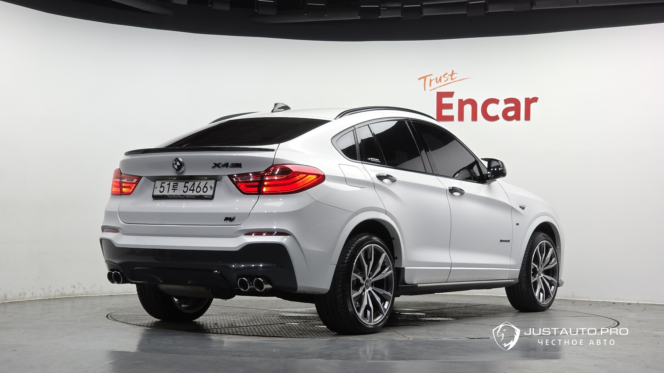Автомобиль BMW X4