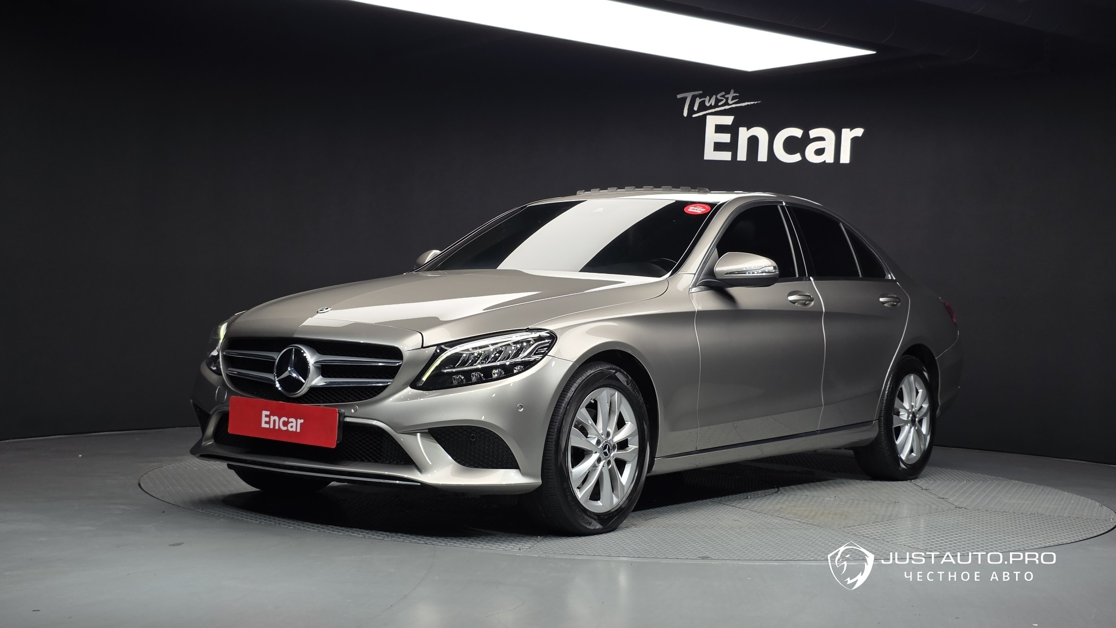 Автомобиль Mercedes-Benz C-Class
