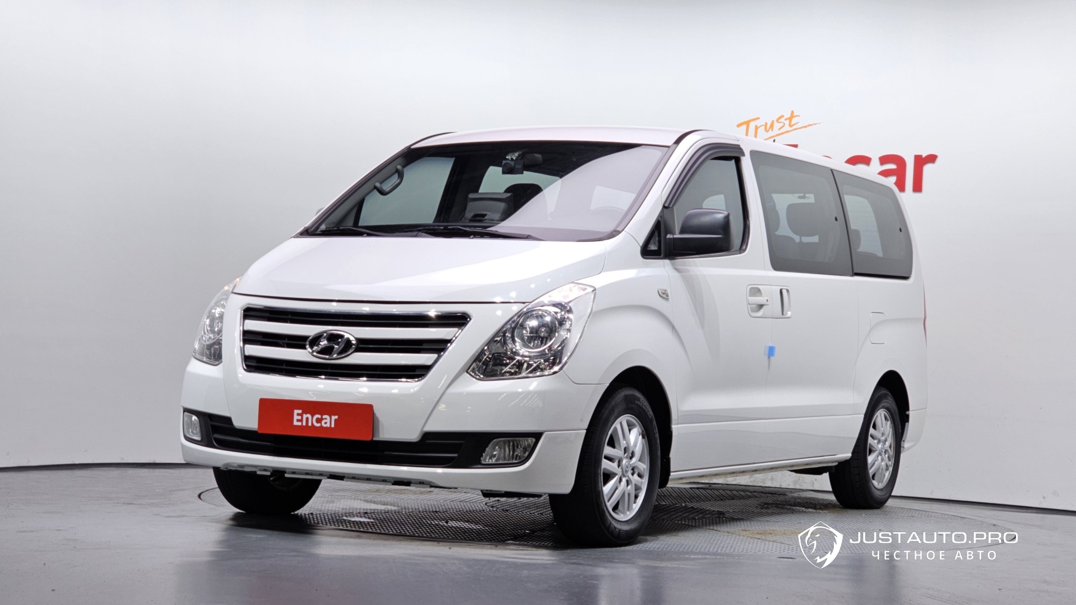 Автомобиль Hyundai Starex