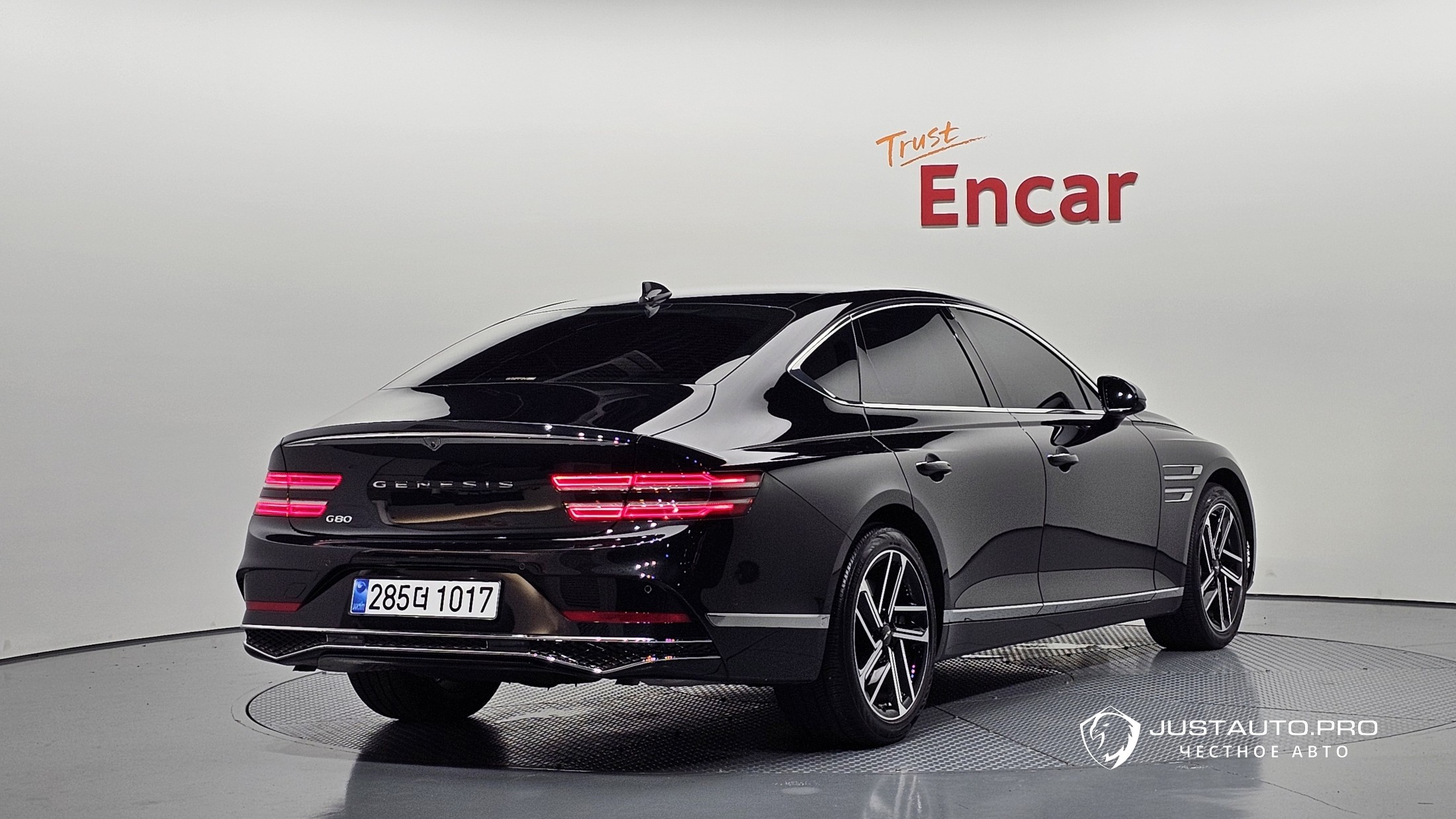 Автомобиль Genesis G80