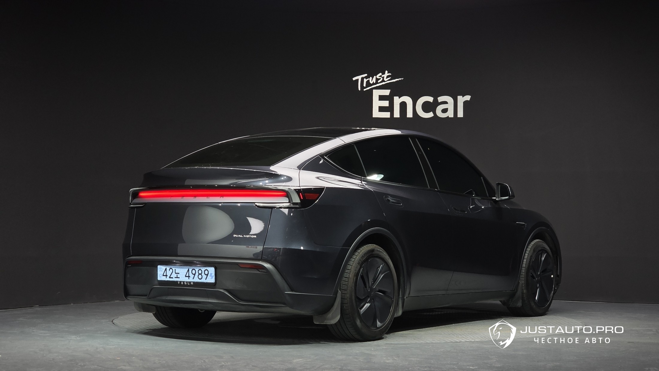 Автомобиль Tesla Model Y