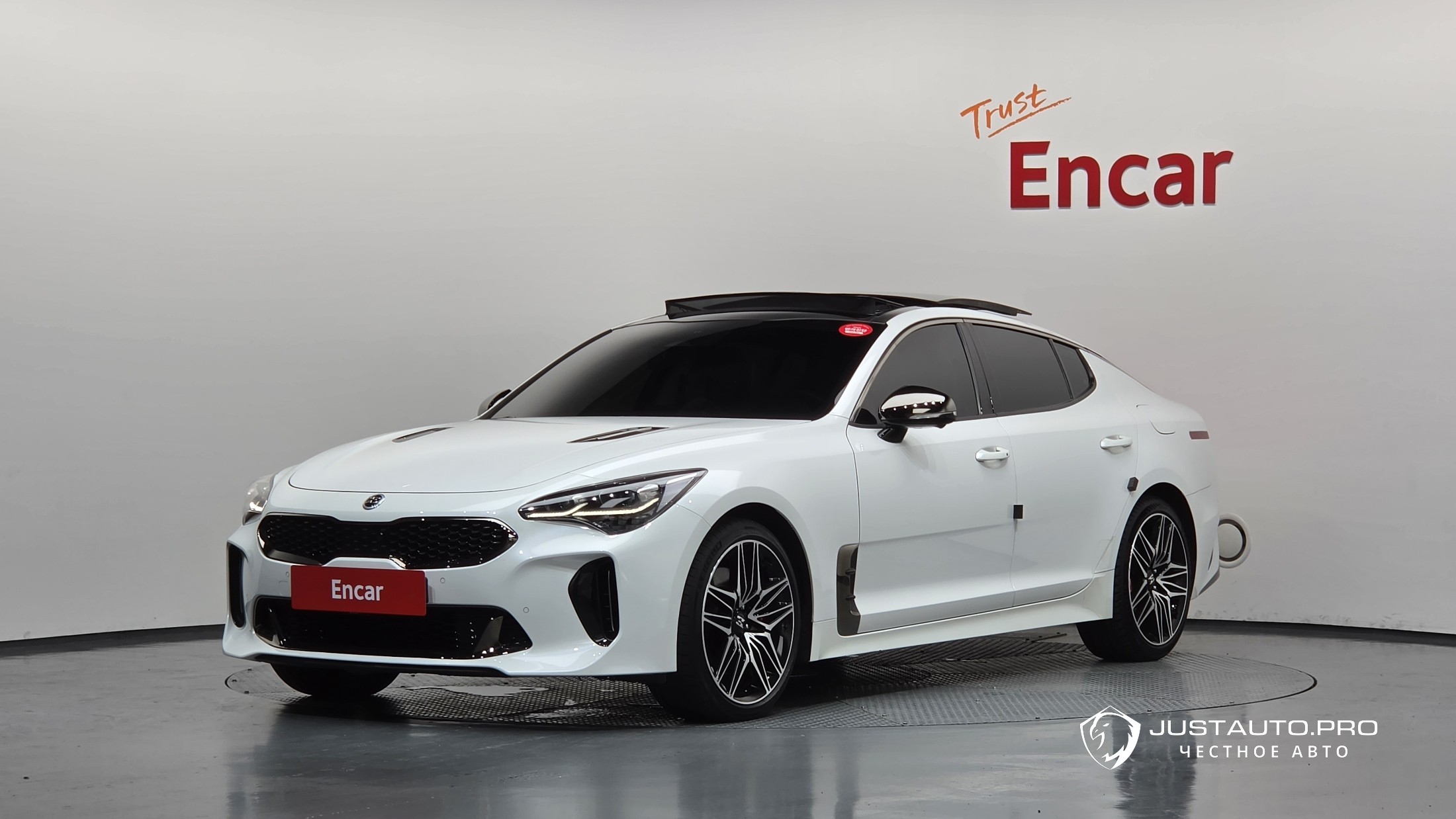Автомобиль Kia Stinger